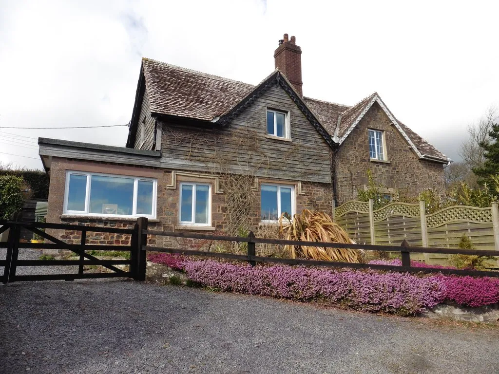 Photo showing: A pair of cottages near Stoodleigh