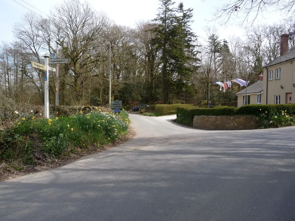 Photo showing: A road junction known as Sheepwash Bridge