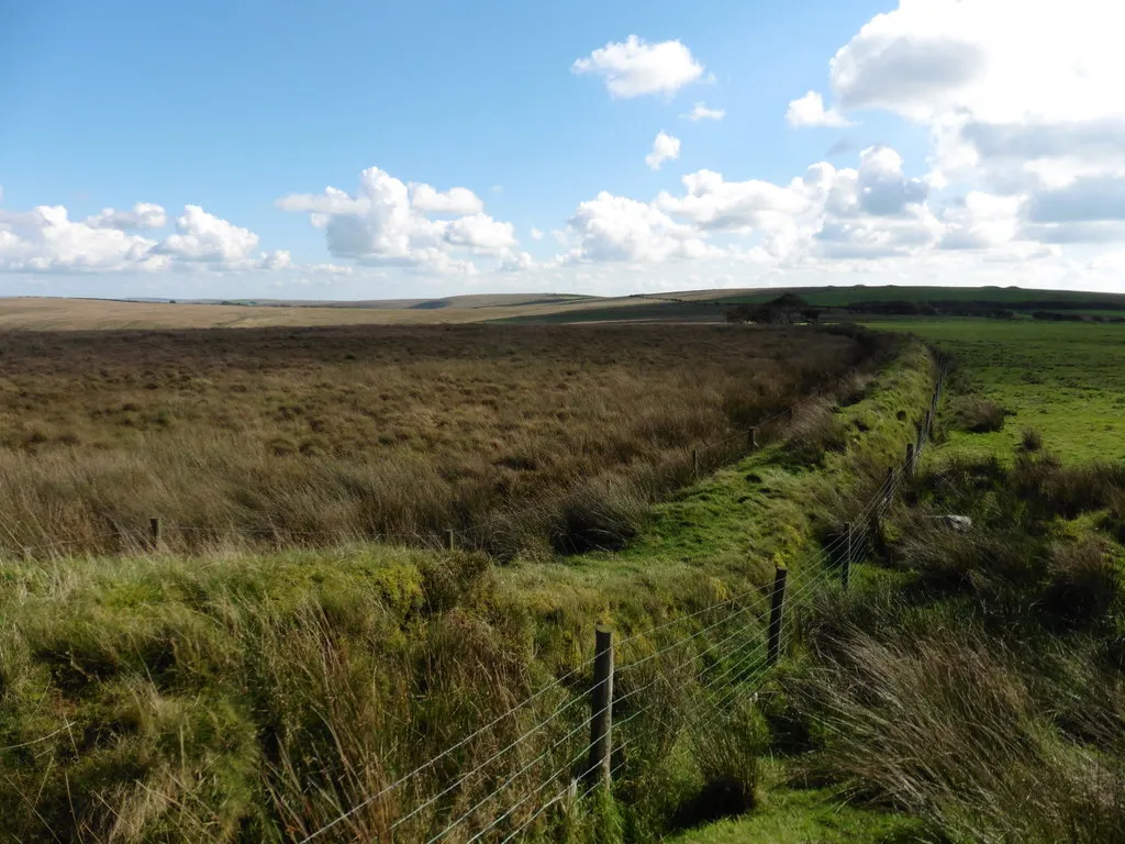 Photo showing: Looking south east from Setta Barrow