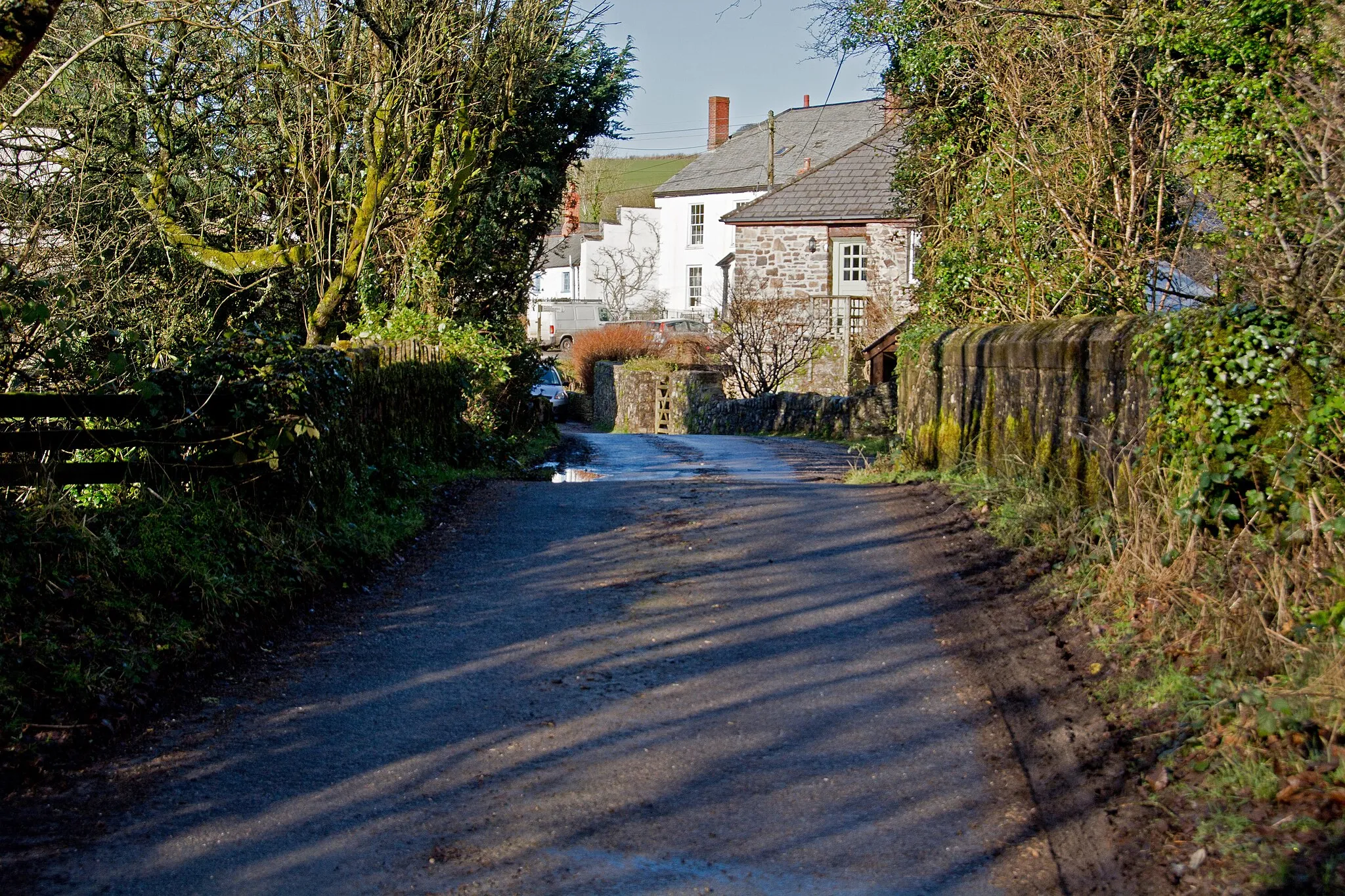 Photo showing: A bridge over the river Mole at Heasley Mill