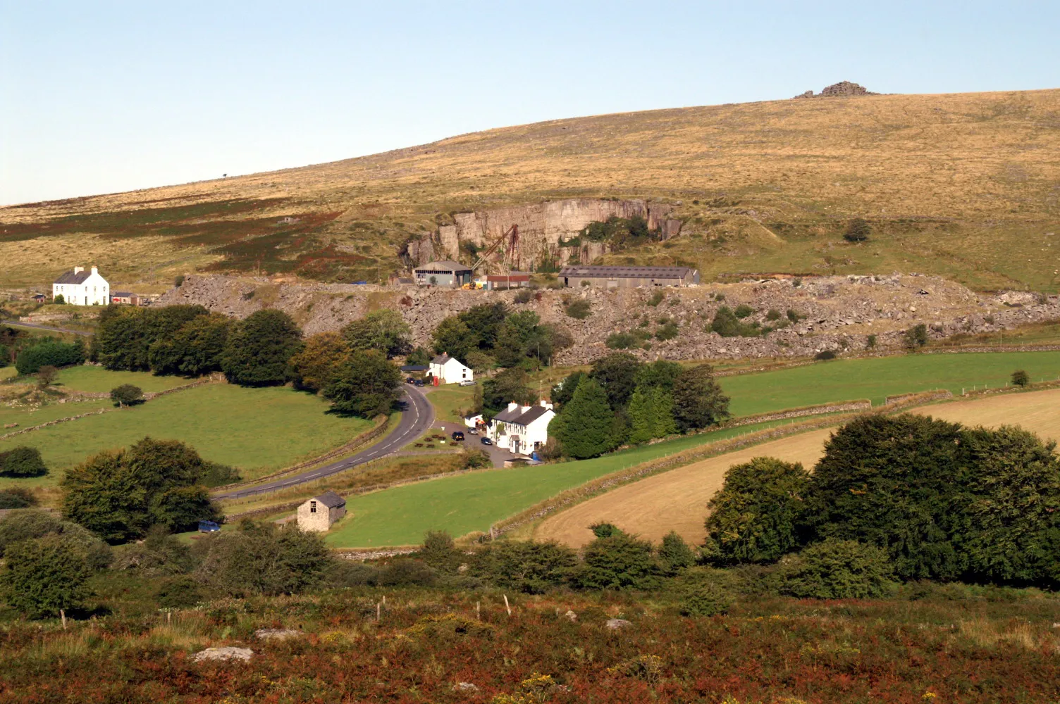 Photo showing: Merrivale, Devon with the quarry and Staple Tor
