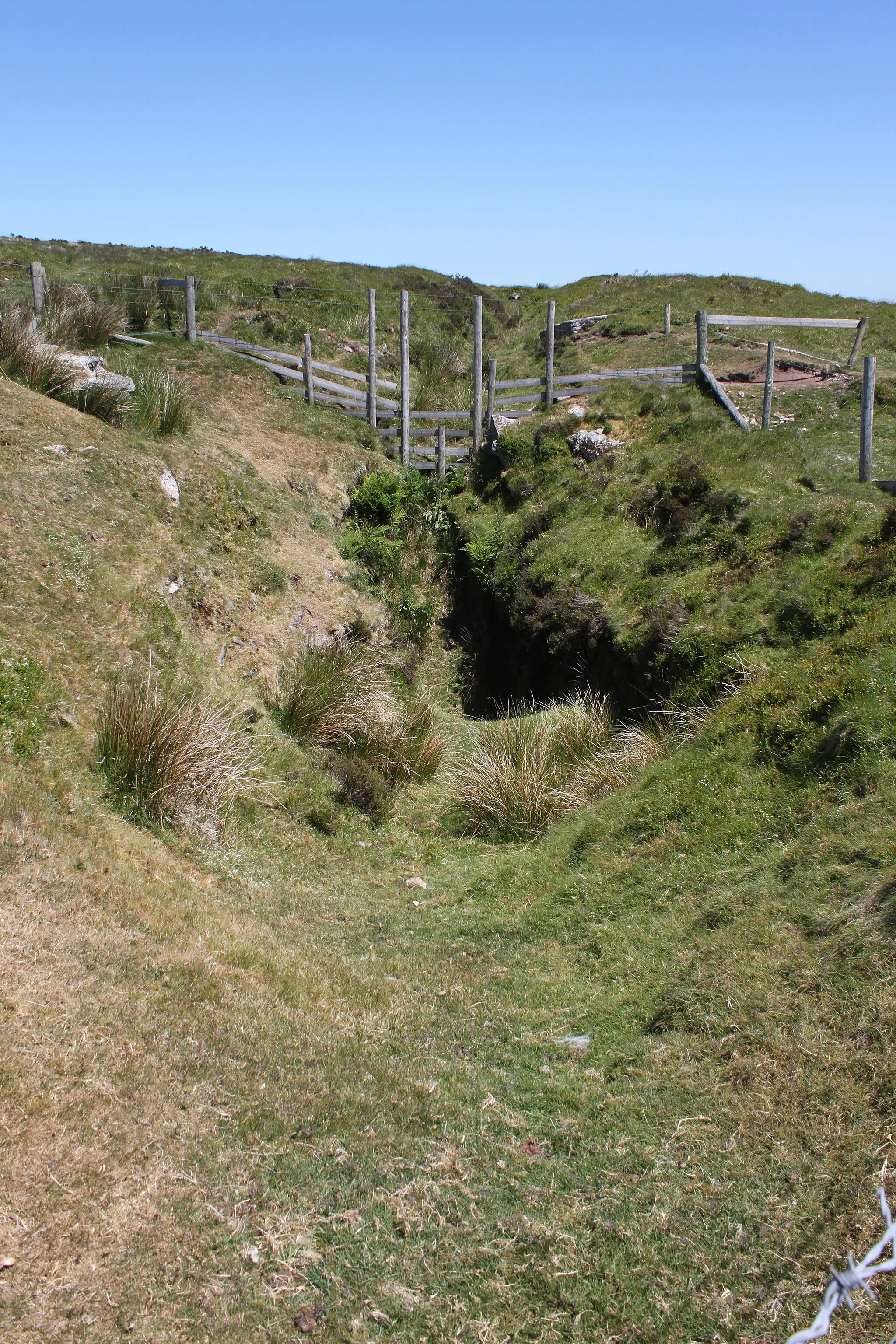 Photo showing: Disused Mine, Water Hill