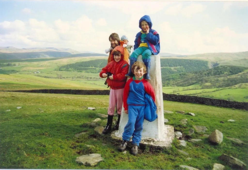 Photo showing: Gibbet Hill with Ordnance Survey trig point pillar