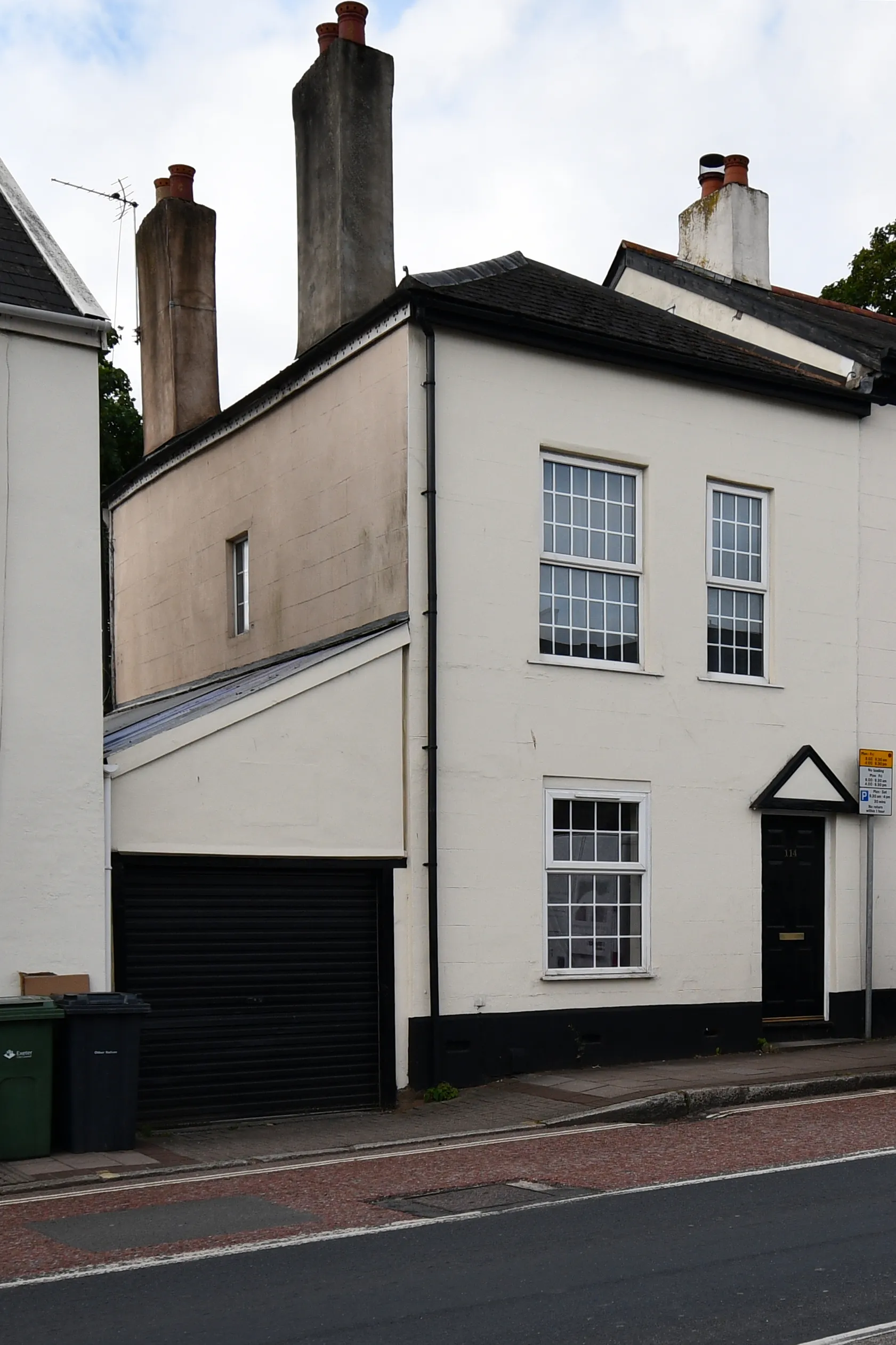 Photo showing: 114 Fore Street