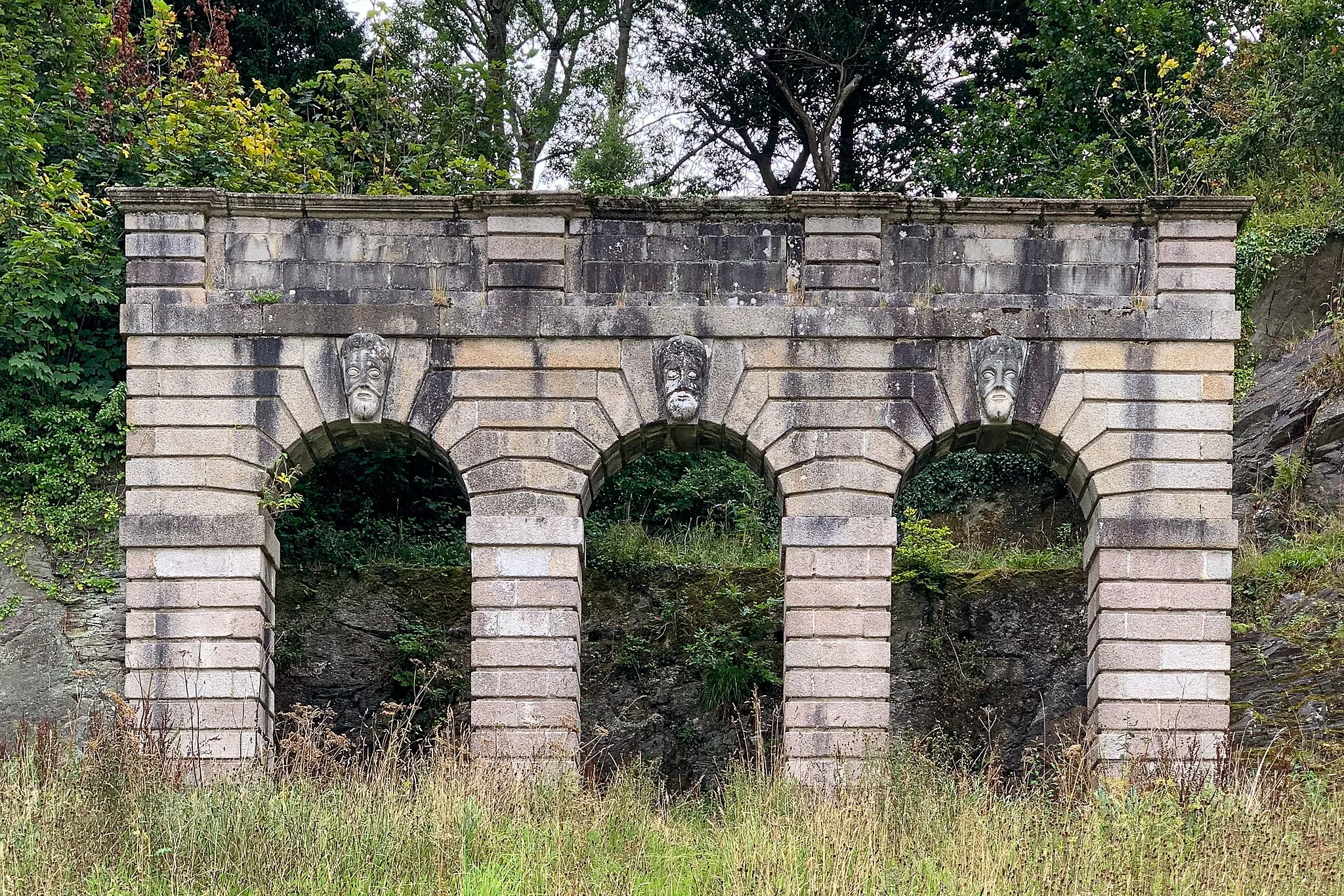 Photo showing: This is a photo of listed building number 1386231.