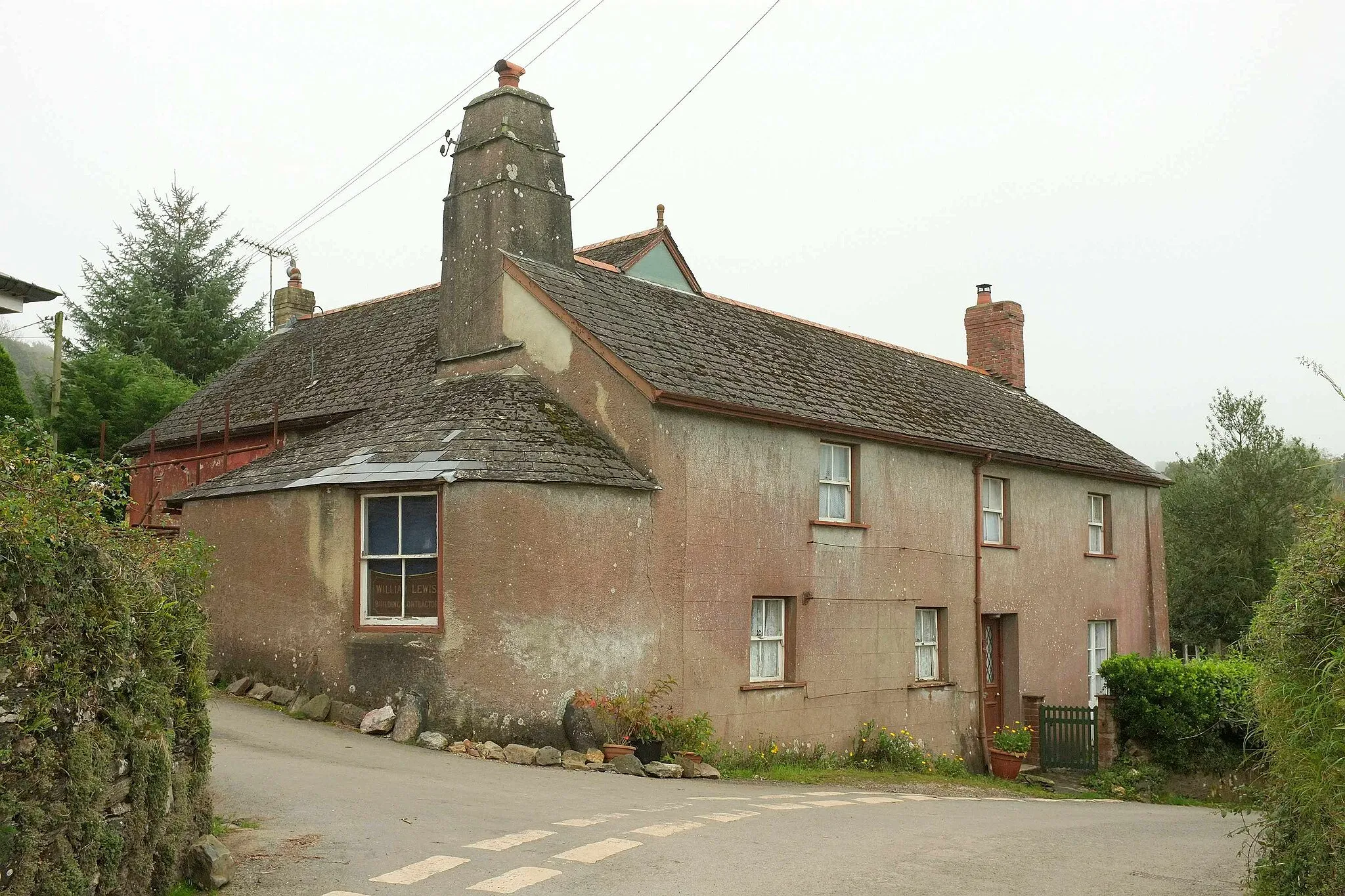 Photo showing: Cottage, Middle Washbourne