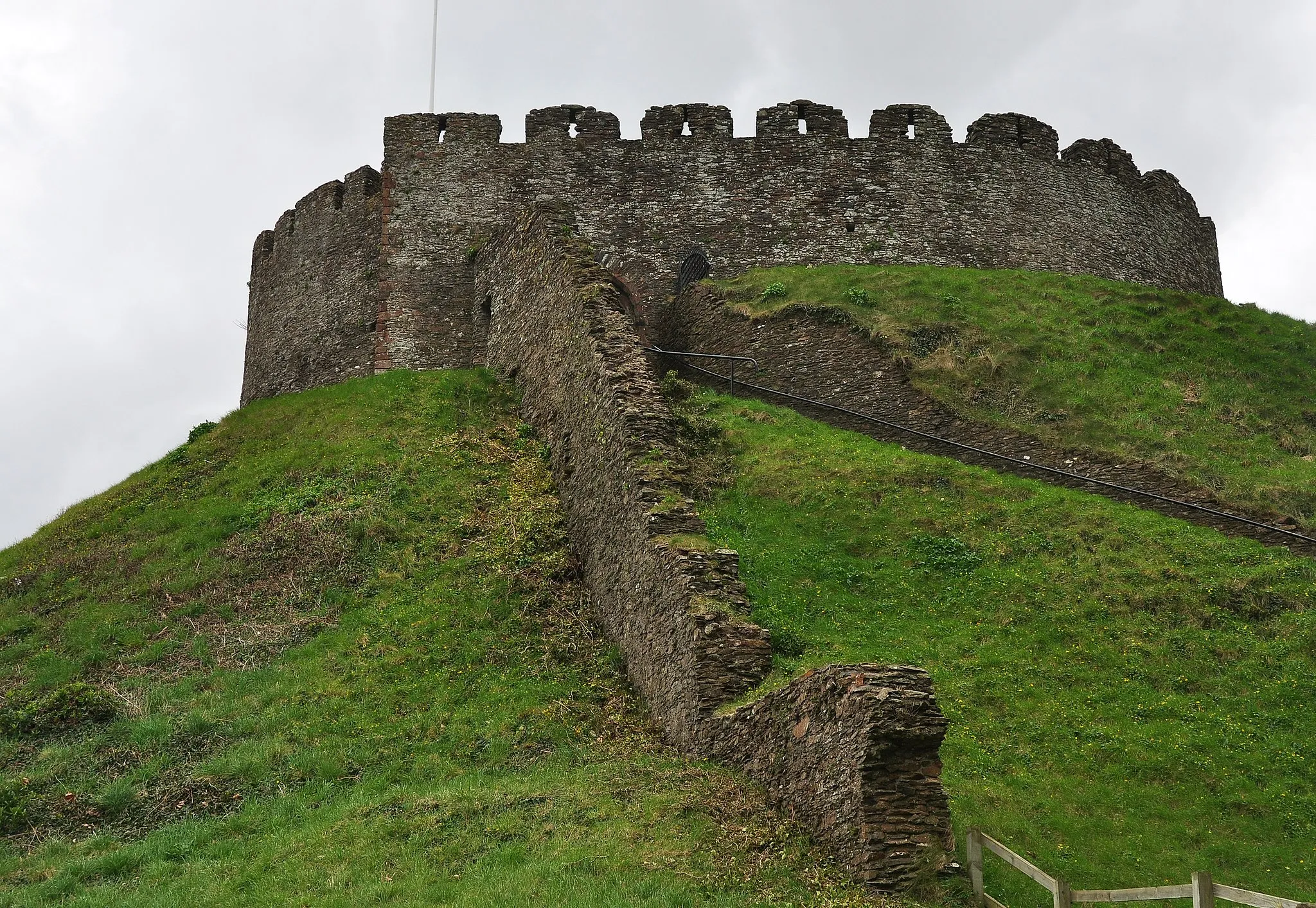 Photo showing: The shell keep of Totnes Castle in Devon.