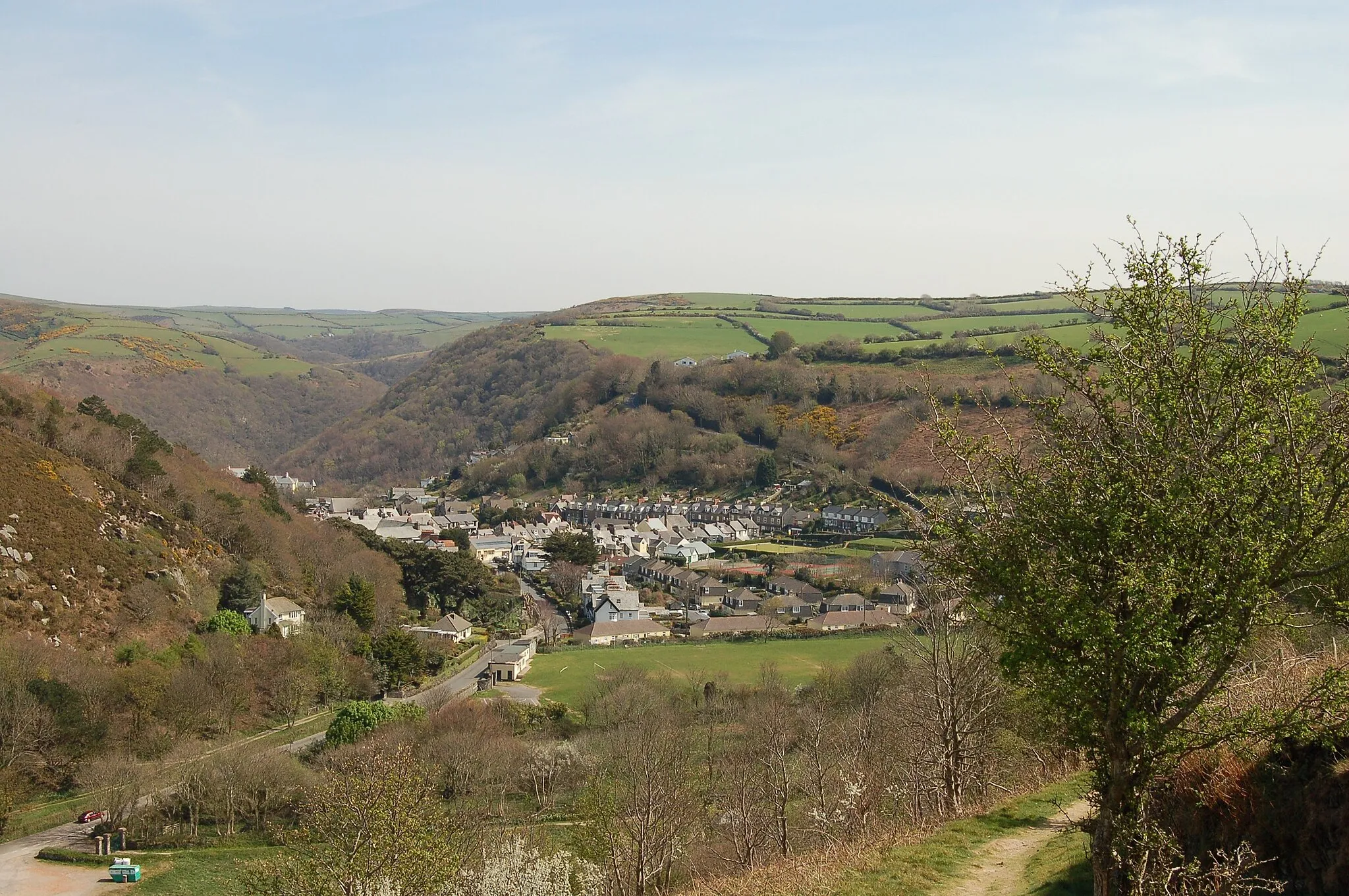 Photo showing: Lynton from Southcliff Hill