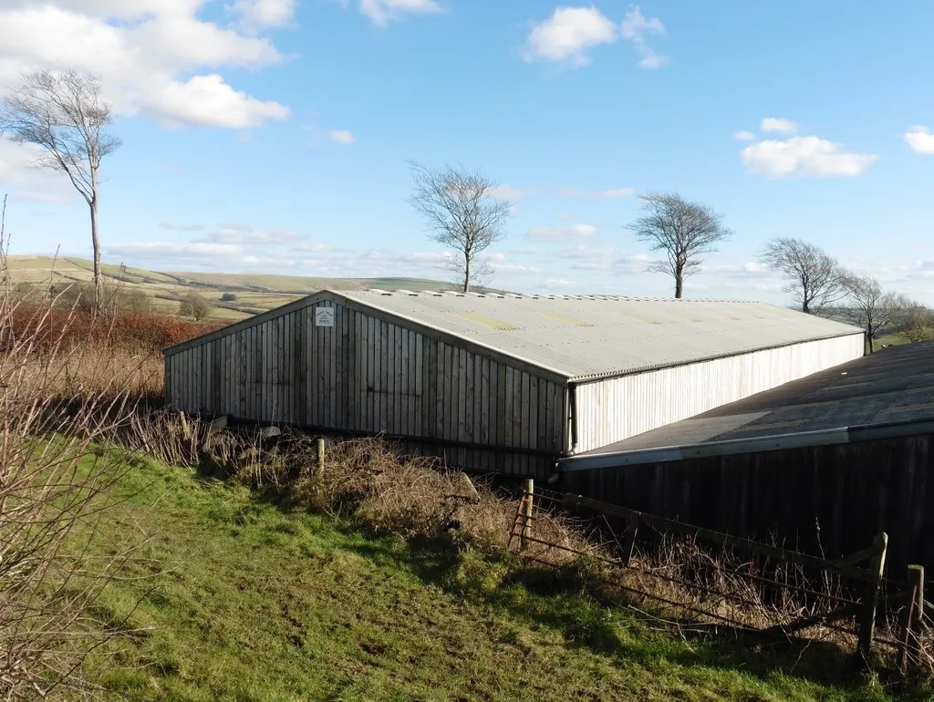 Photo showing: Outbuildings at Copelands Farm