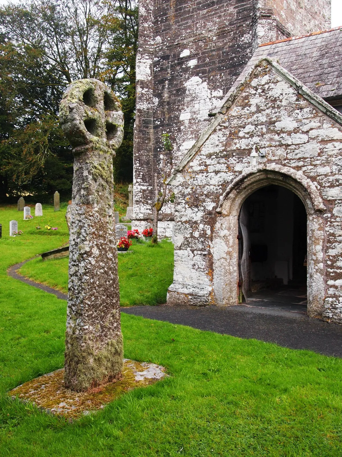 Photo showing: Medieval Cross,Laneast