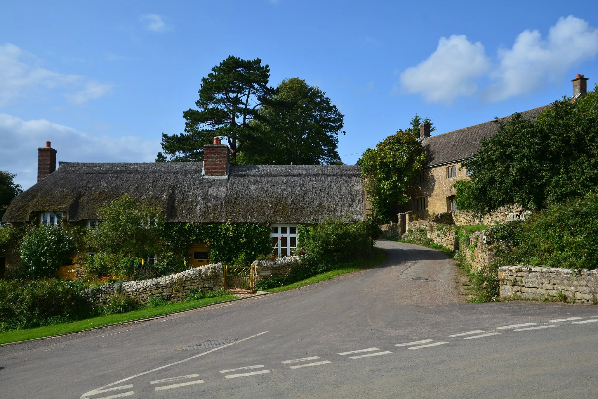 Photo showing: Powerstock : Village Road