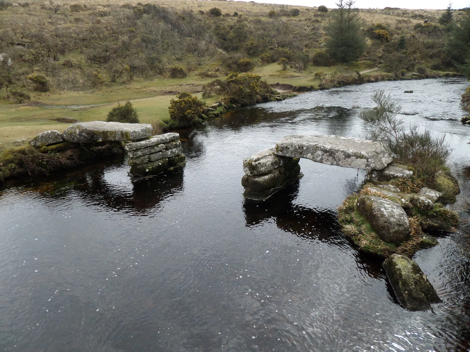 Photo showing: The clapper bridge on the East Dart at Bellever on Dartmoor, Devonshire