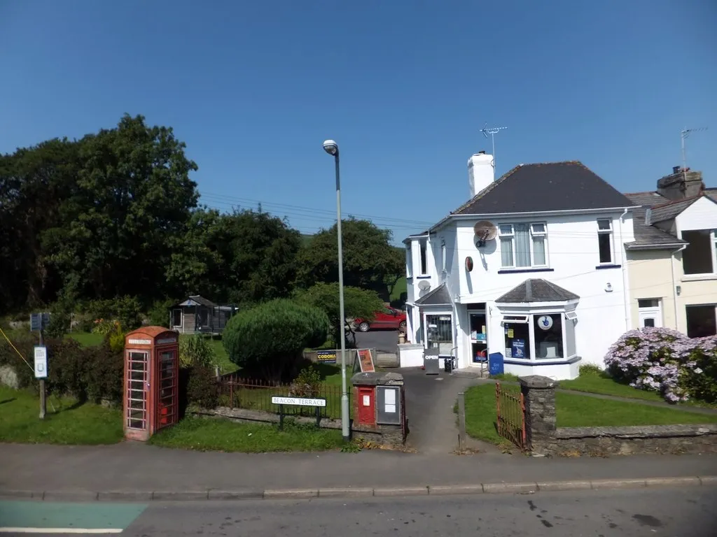 Photo showing: Post Office and phone box, Wrangaton