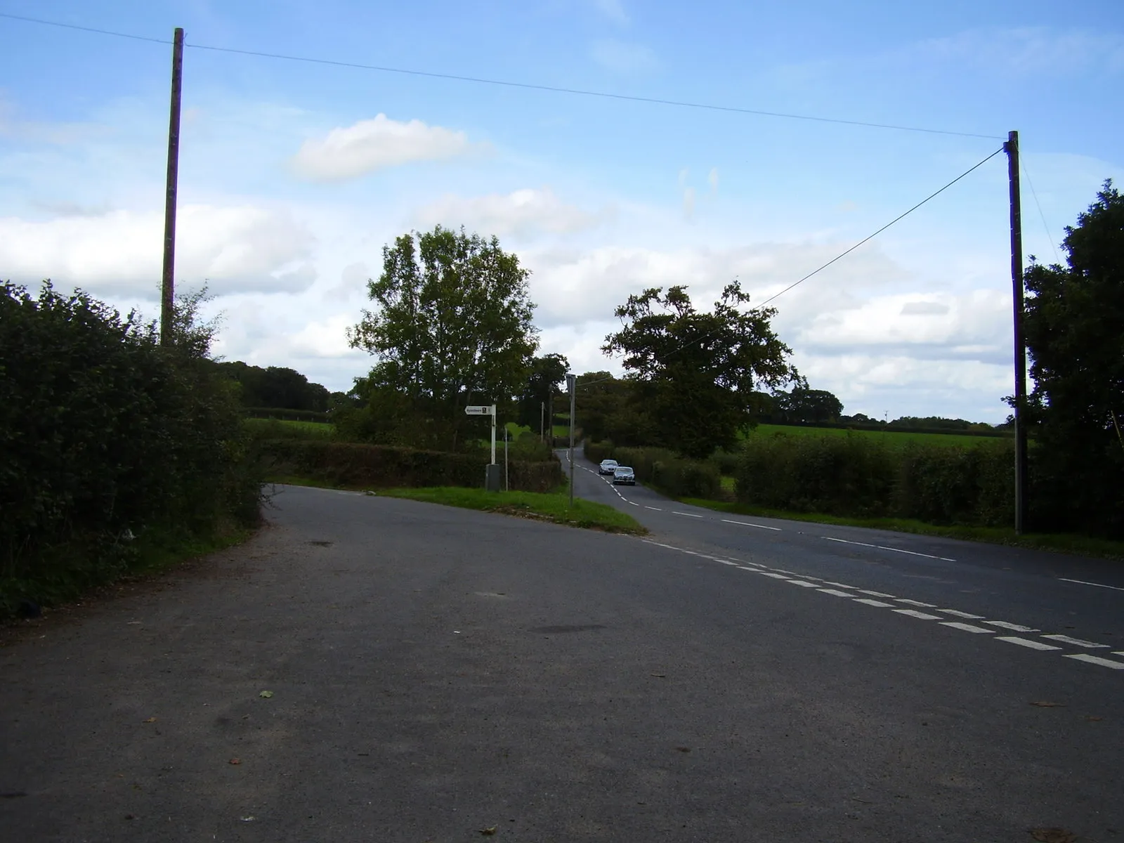Photo showing: A minor Junction near the Halfway Inn