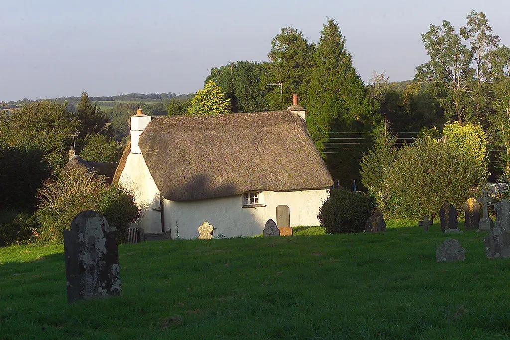 Photo showing: Church Cottage and churchyard, Exbourne