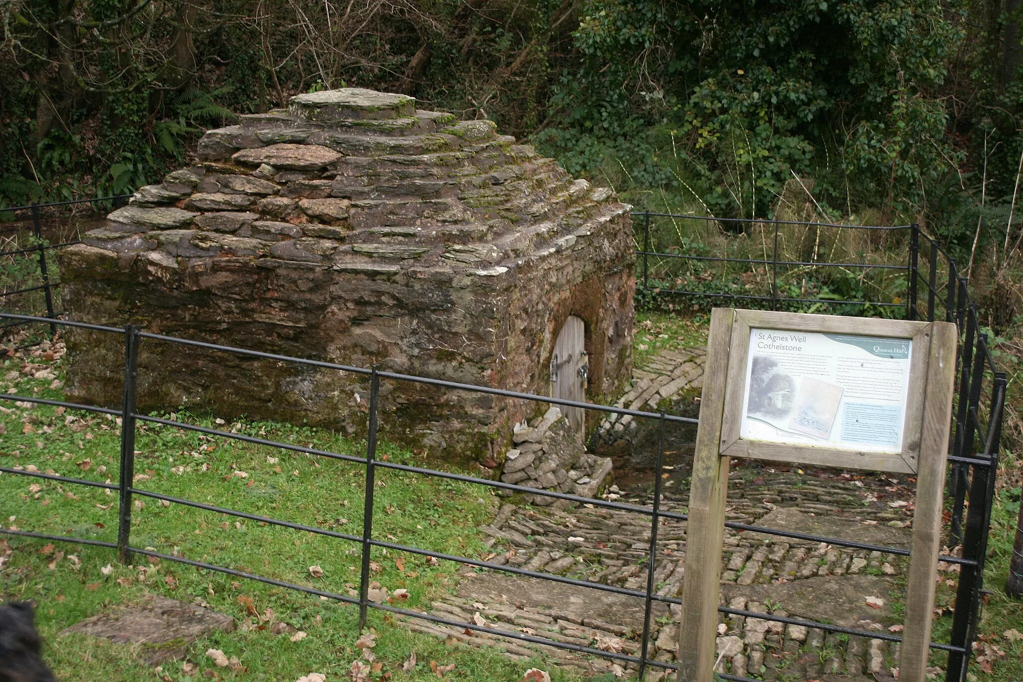 Photo showing: St. Agnes Well, Cothelstone