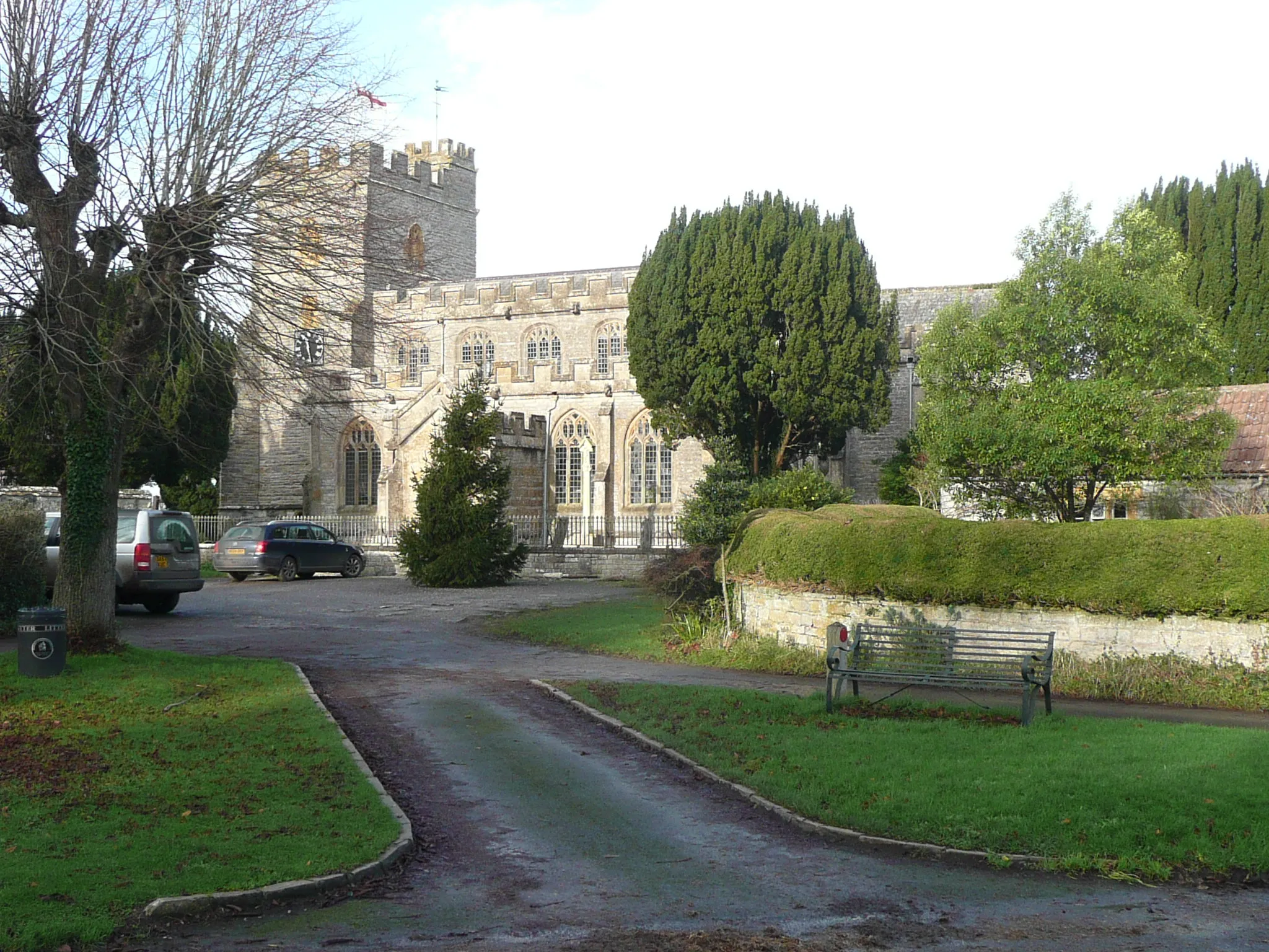 Photo showing: Approaching St Andrew's Church, High Ham