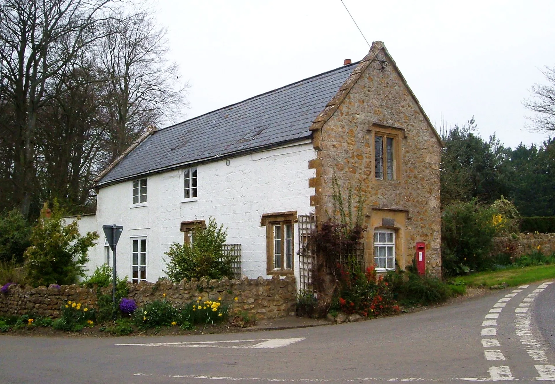 Photo showing: Old Toll House, Kingstone