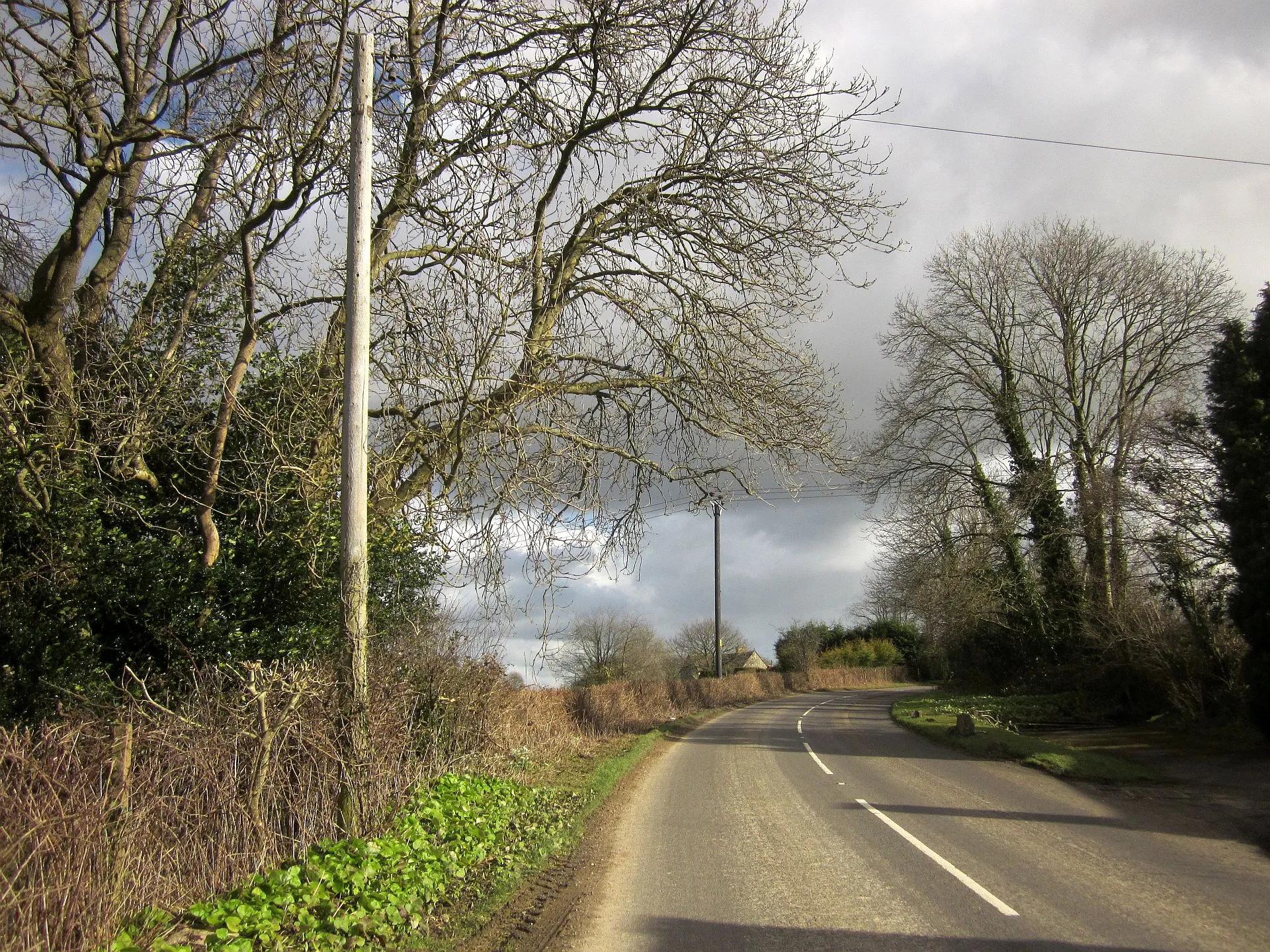 Photo showing: B3162 approaching Street