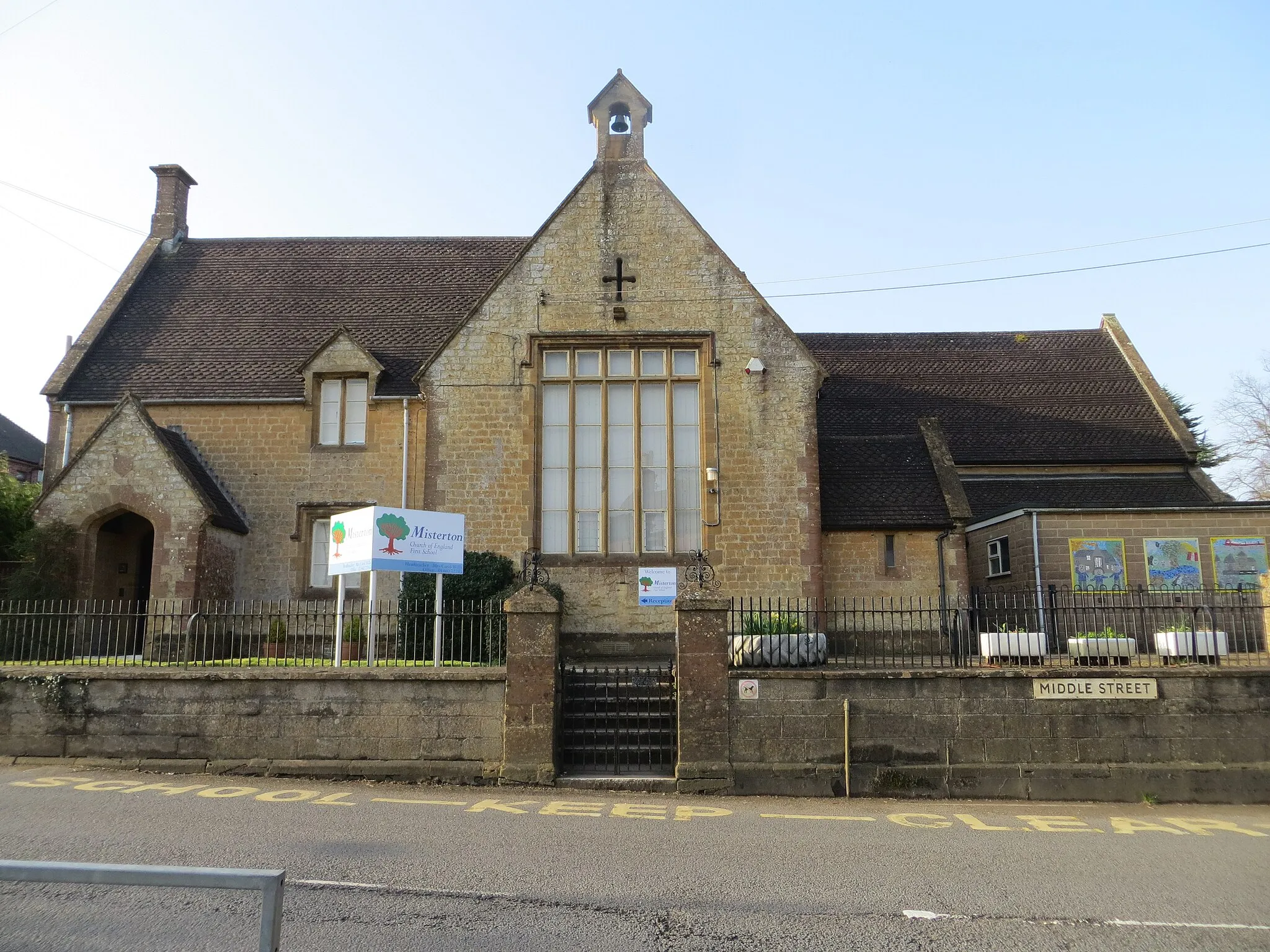 Photo showing: Misterton Church of England First School