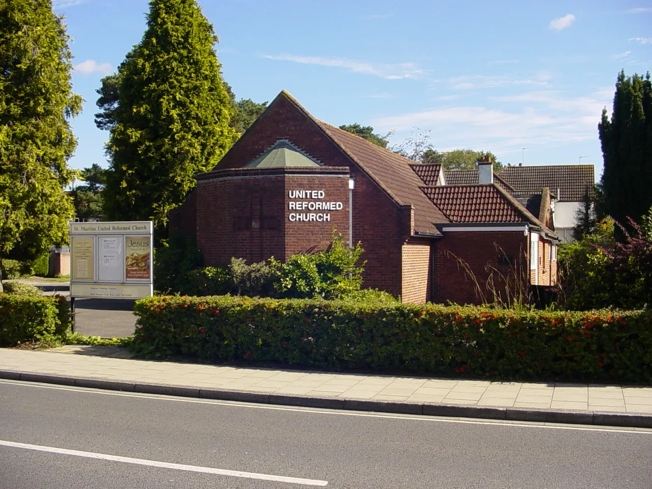 Photo showing: United Reformed Church - West Moors