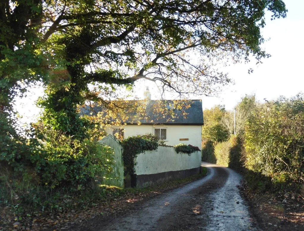 Photo showing: 'The Oaks' on Lodge Lane