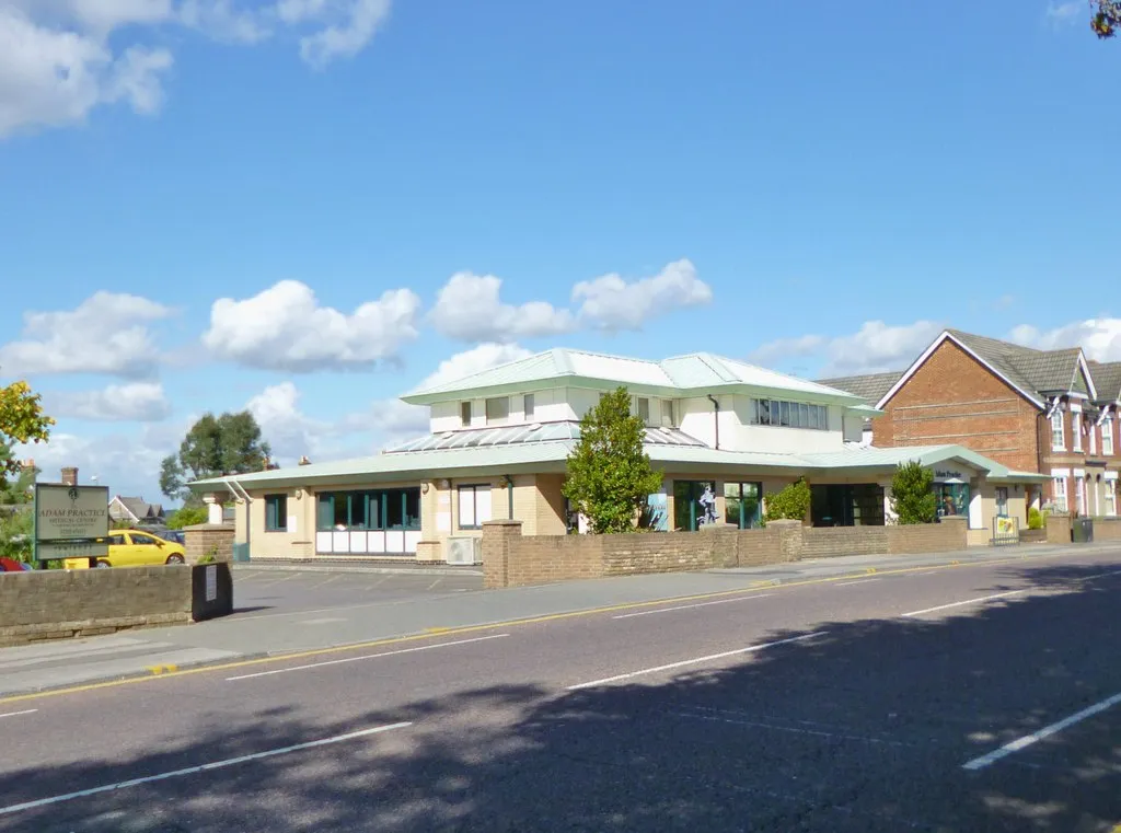 Photo showing: Longfleet, medical practice