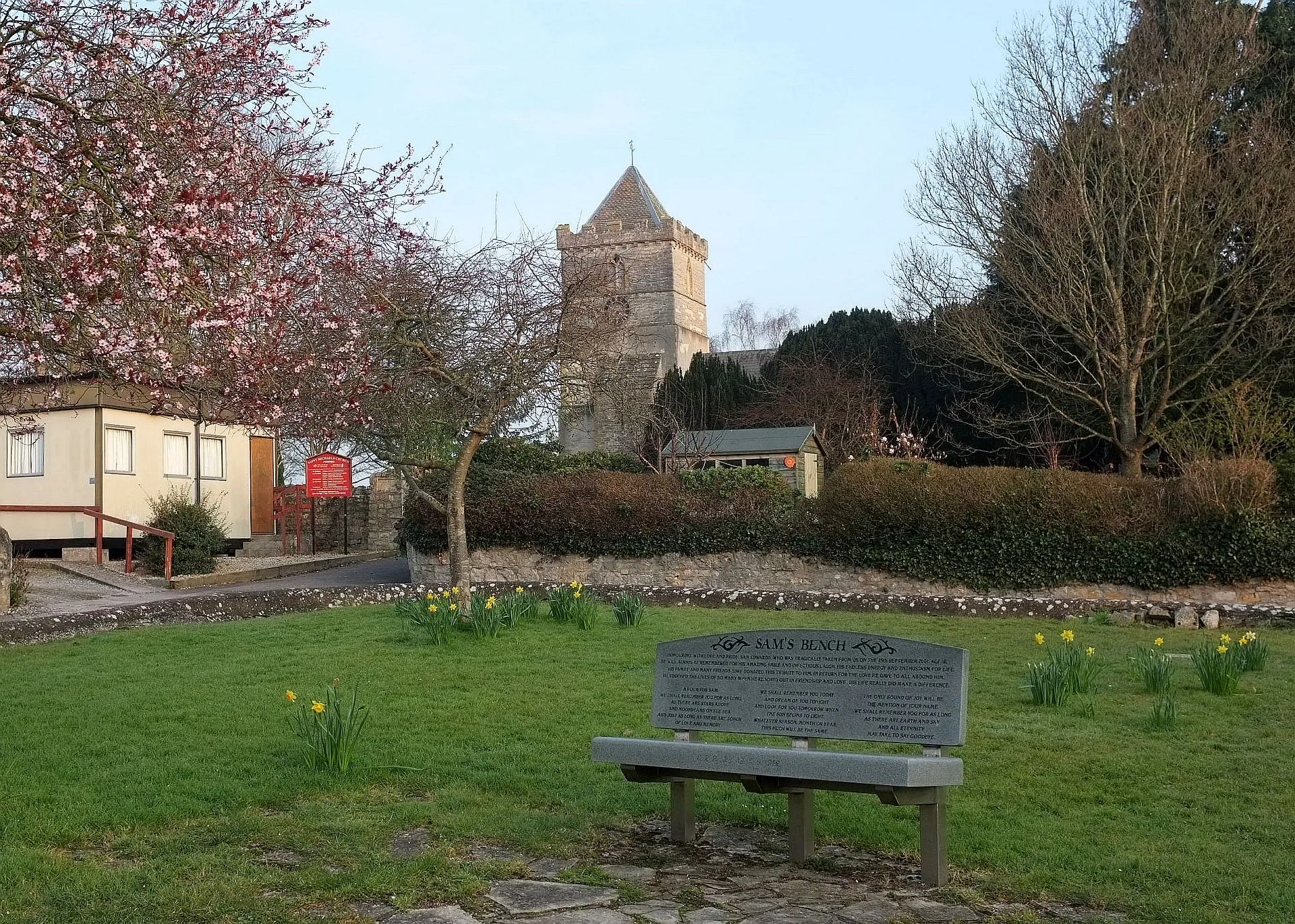 Photo showing: Memorial seat, Puriton