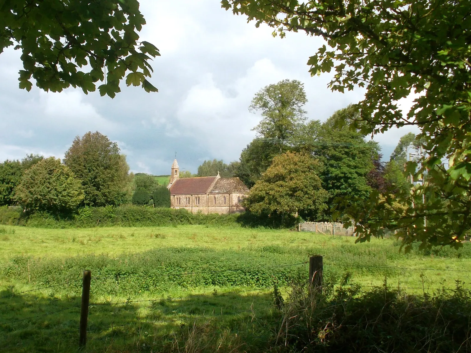 Photo showing: Church Over The Meadow