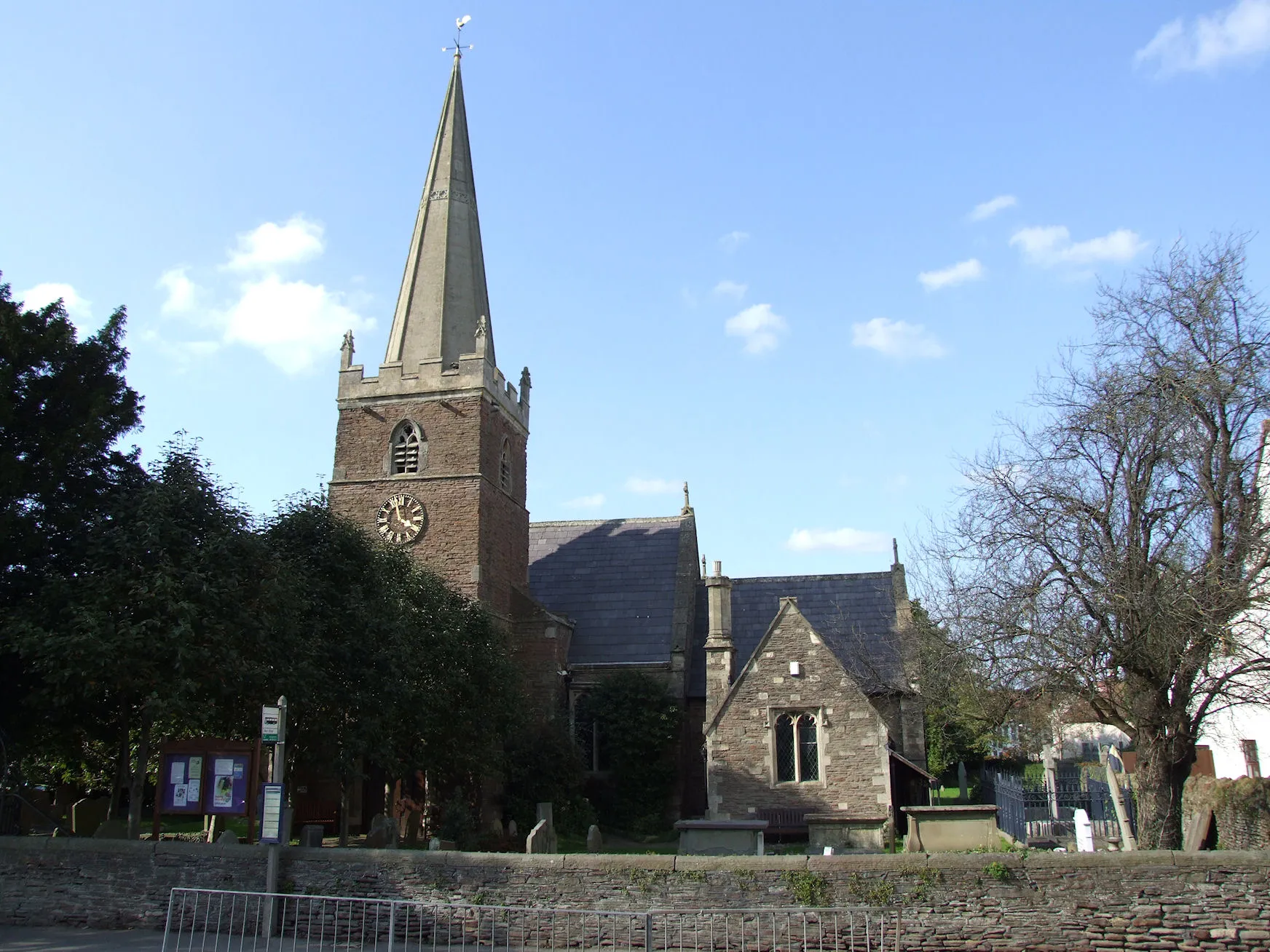 Photo showing: St James's parish church, Mangotsfield, Gloucestershire, seen from the south