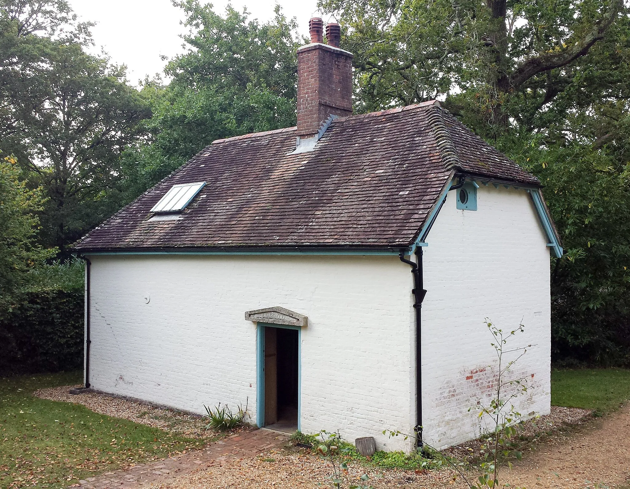 Photo showing: This is a photo of listed building number 1120423.