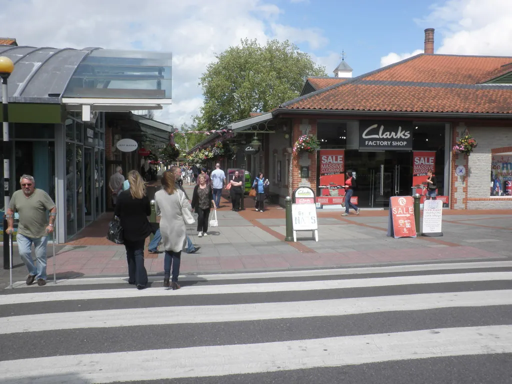 Photo showing: Clarks Village, Street