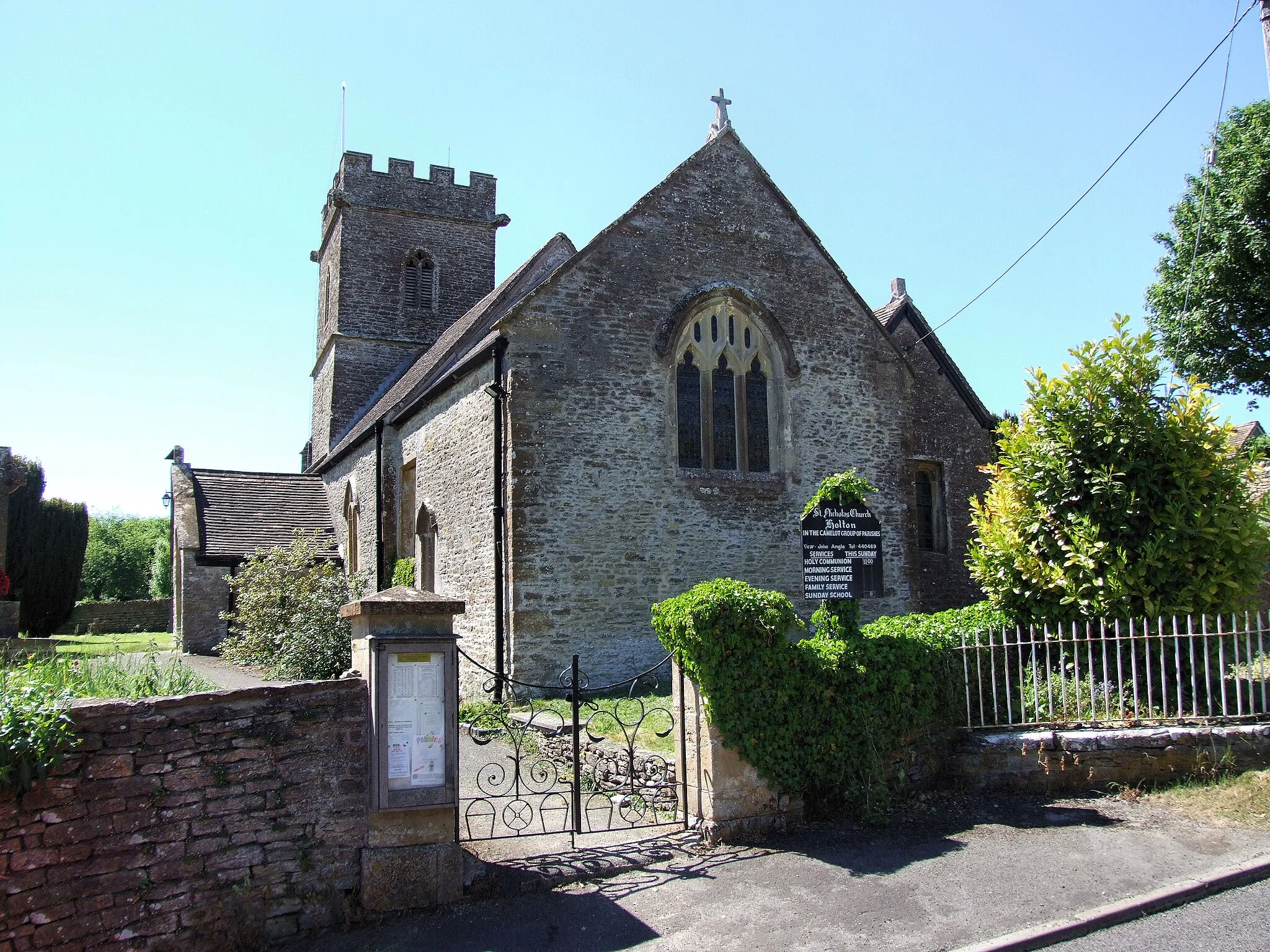 Photo showing: St Nicolas Church, Holton, Somerset