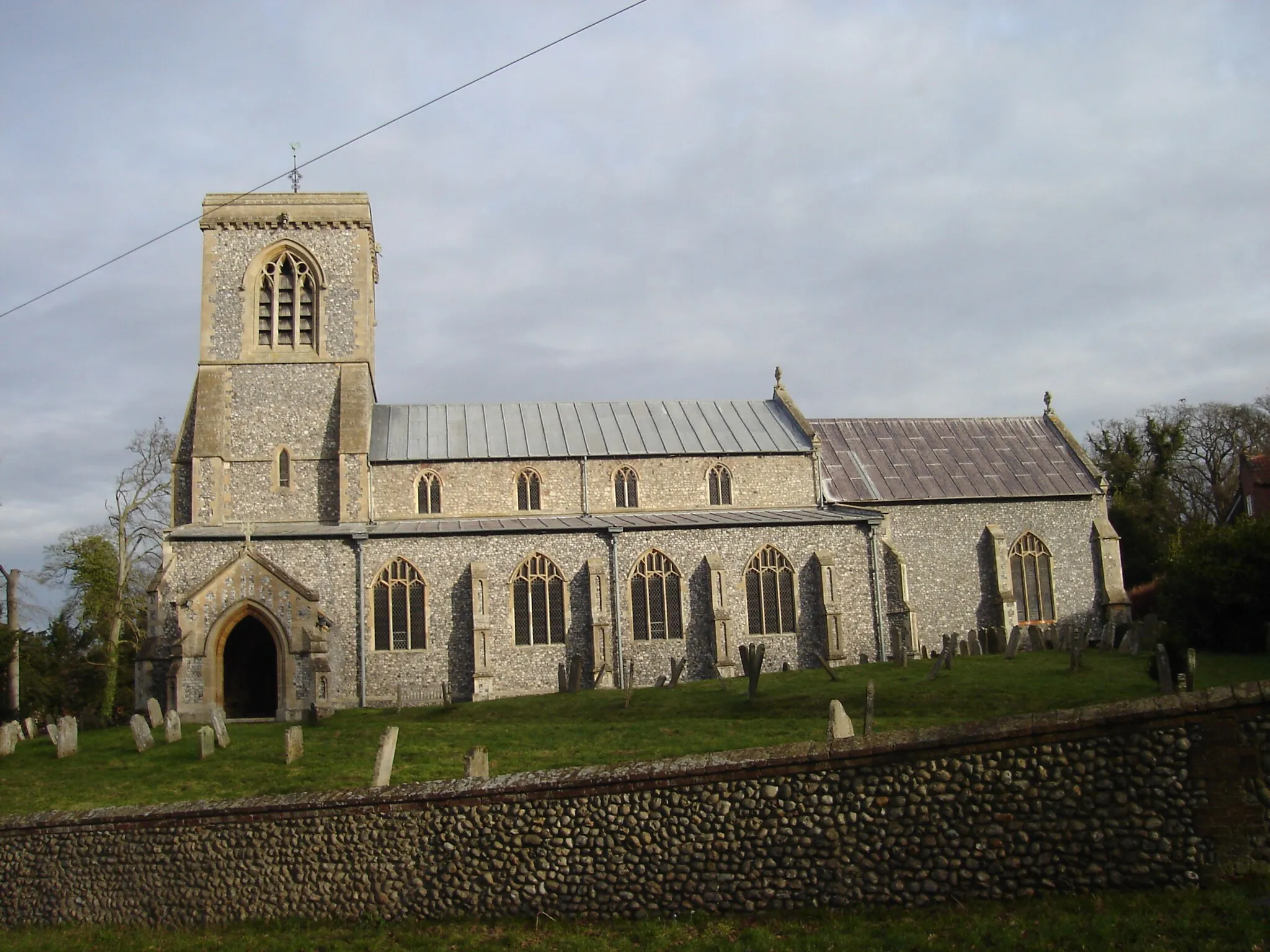 Photo showing: Picture of St Andrews church, Blickling, Norfolk
