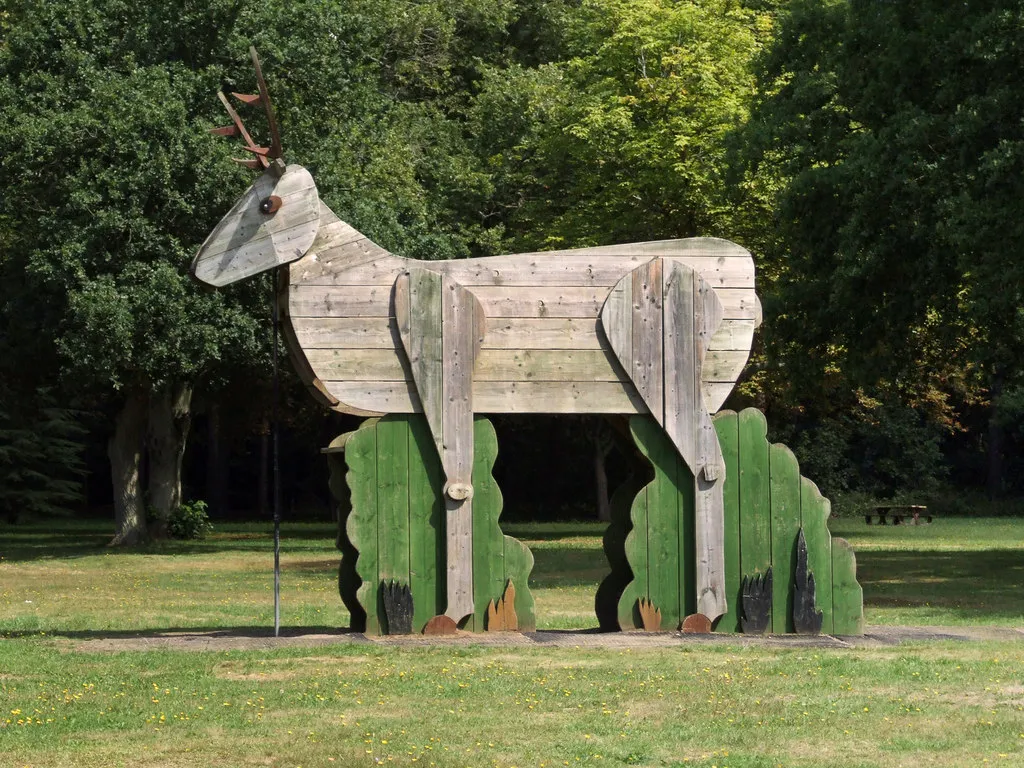 Photo showing: Giant Wooden Stag