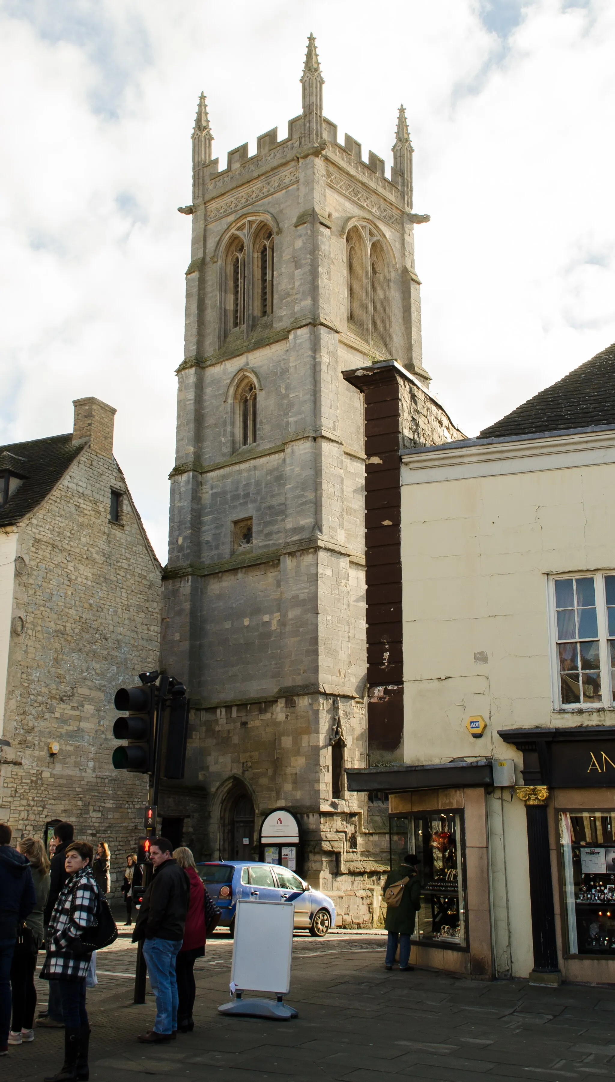 Photo showing: Tower of St John the Baptist church, Stamford