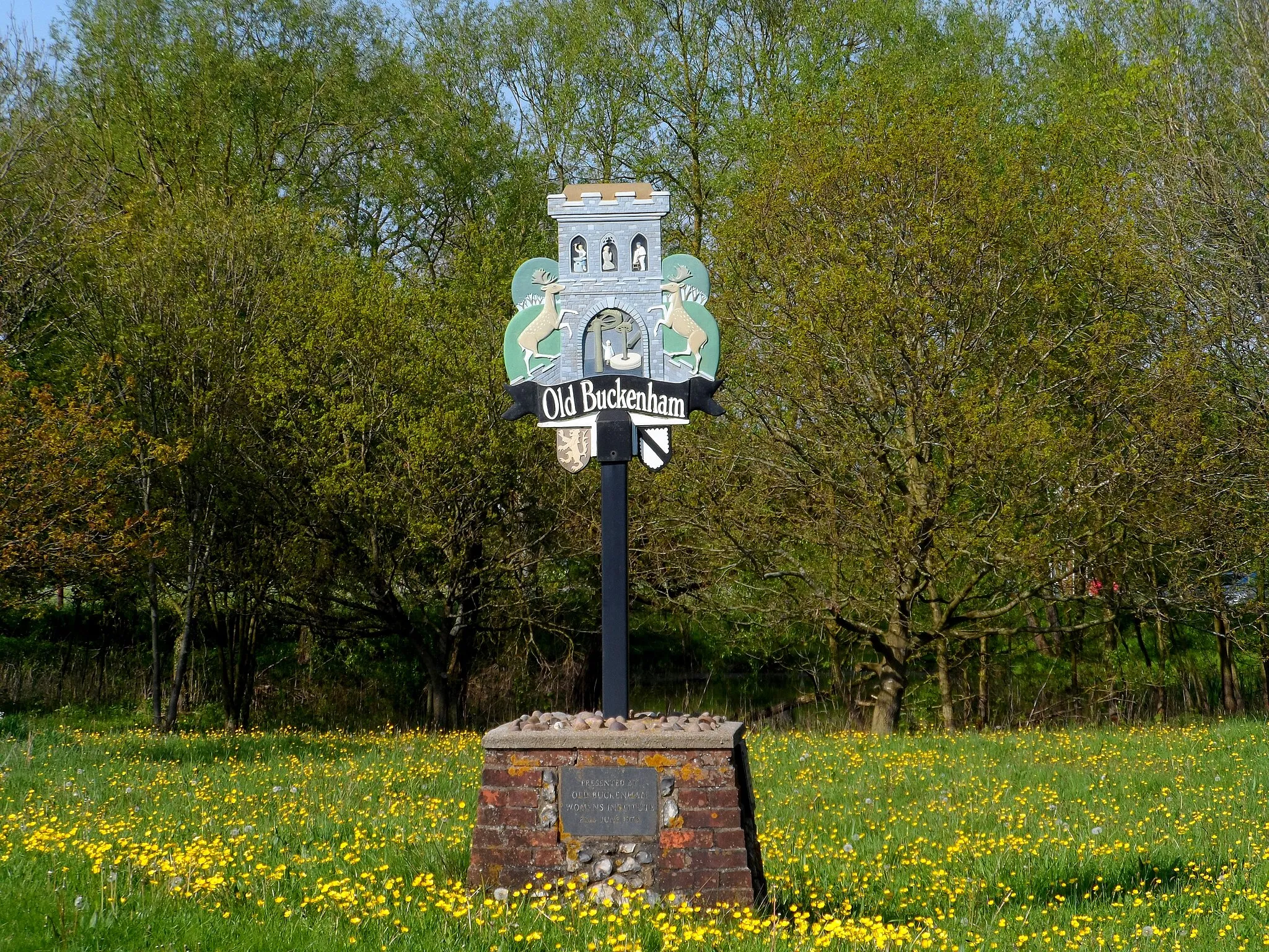 Photo showing: Old Buckenham village sign