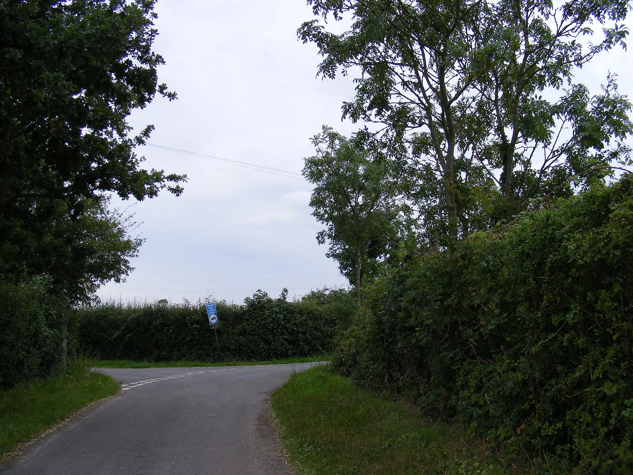 Photo showing: High Road,  Apsey Green