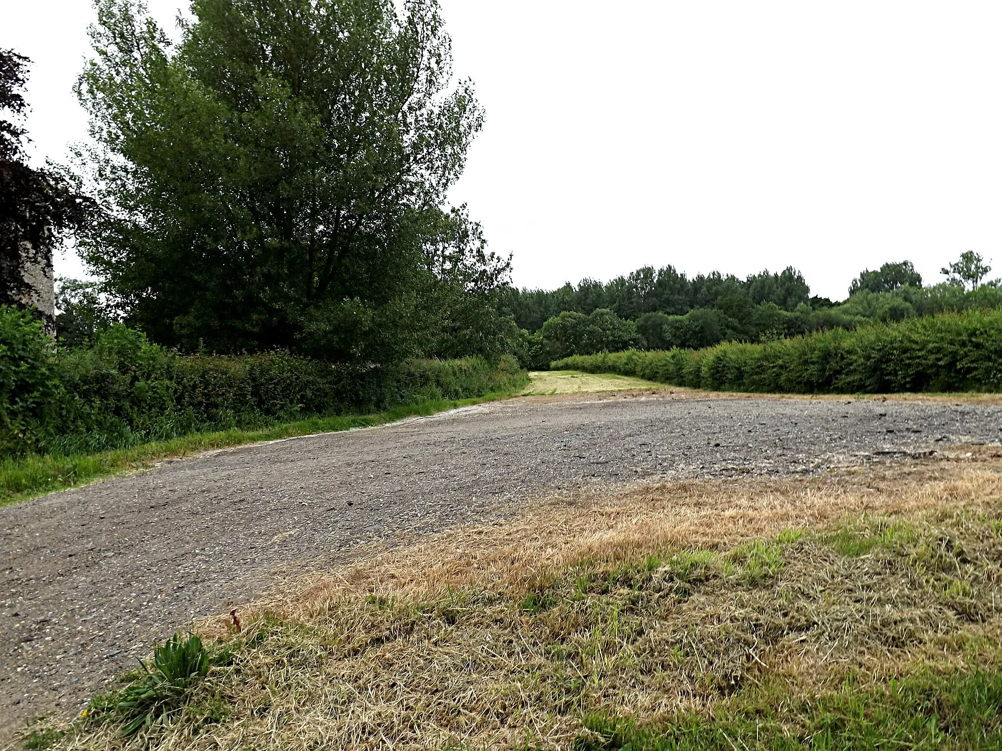 Photo showing: St. Mary's Church Car Park