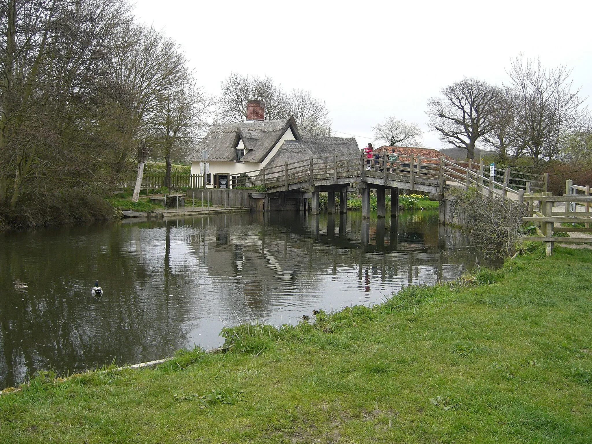 Photo showing: Bridge over R Stour in Flatford