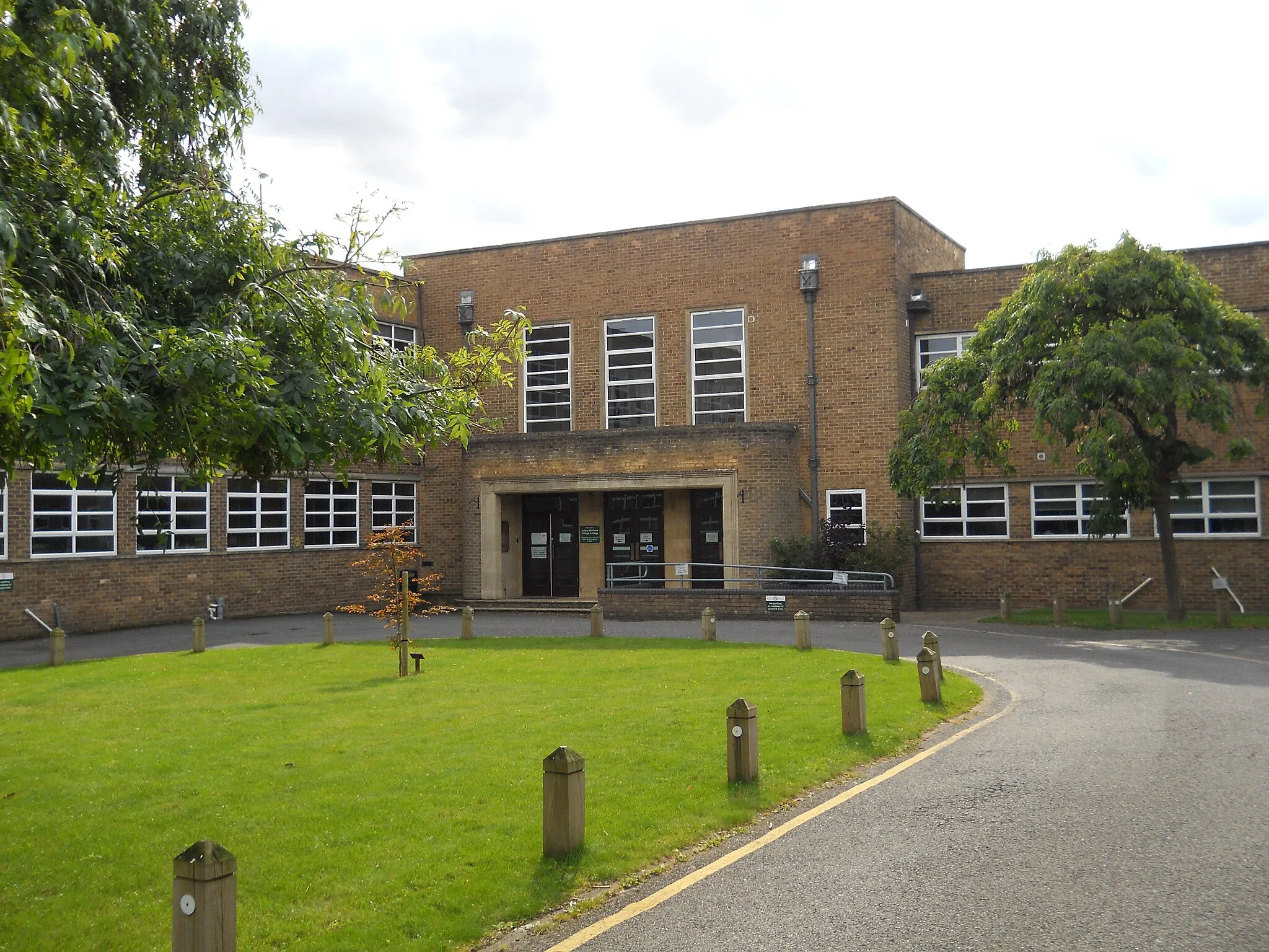 Photo showing: Arthur Mellows Village College, Glinton