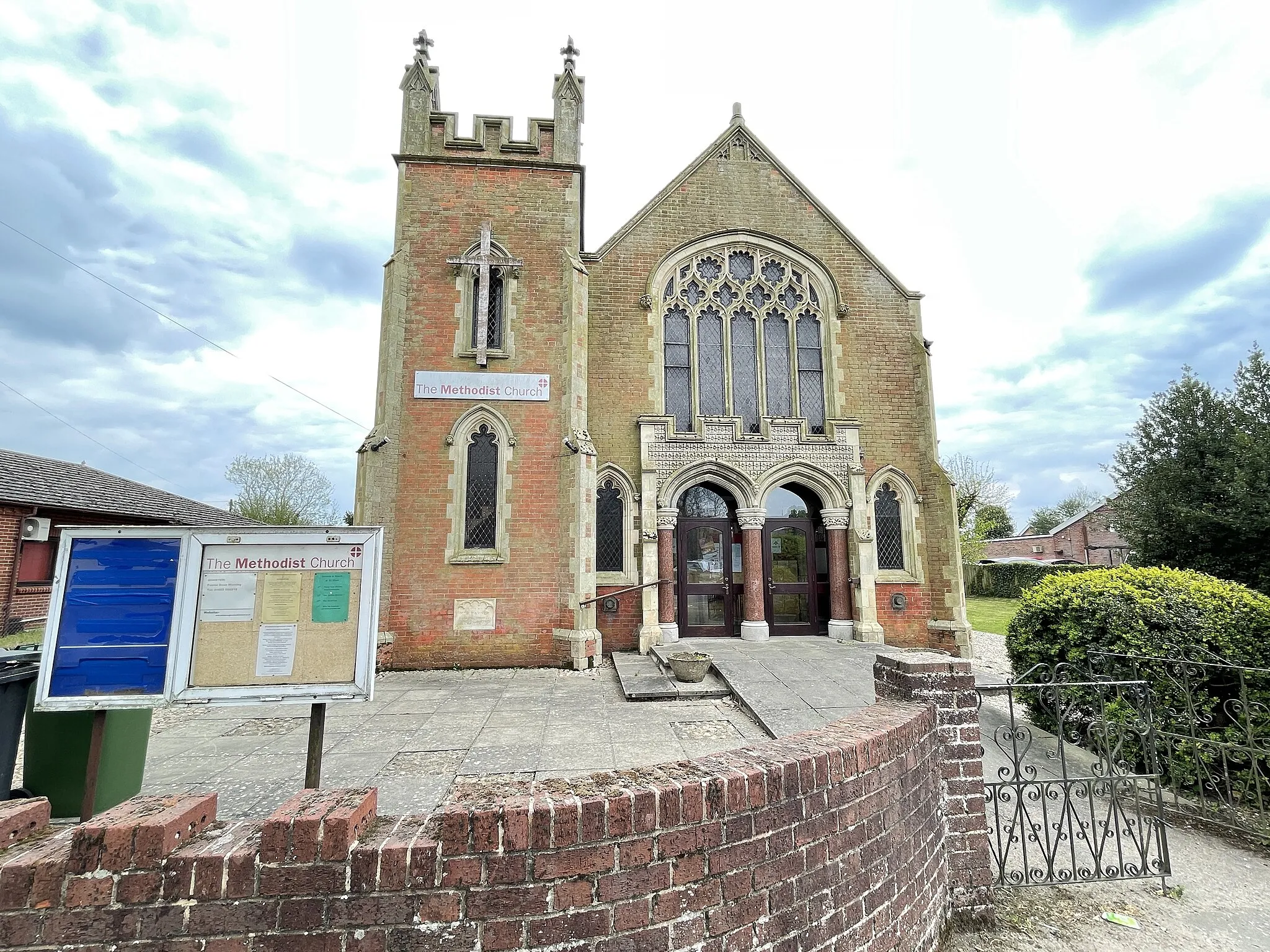 Photo showing: The Methodist Church, London Road, Attleborough, opened in 1913, was designed by Augustus Scott in a gothic style