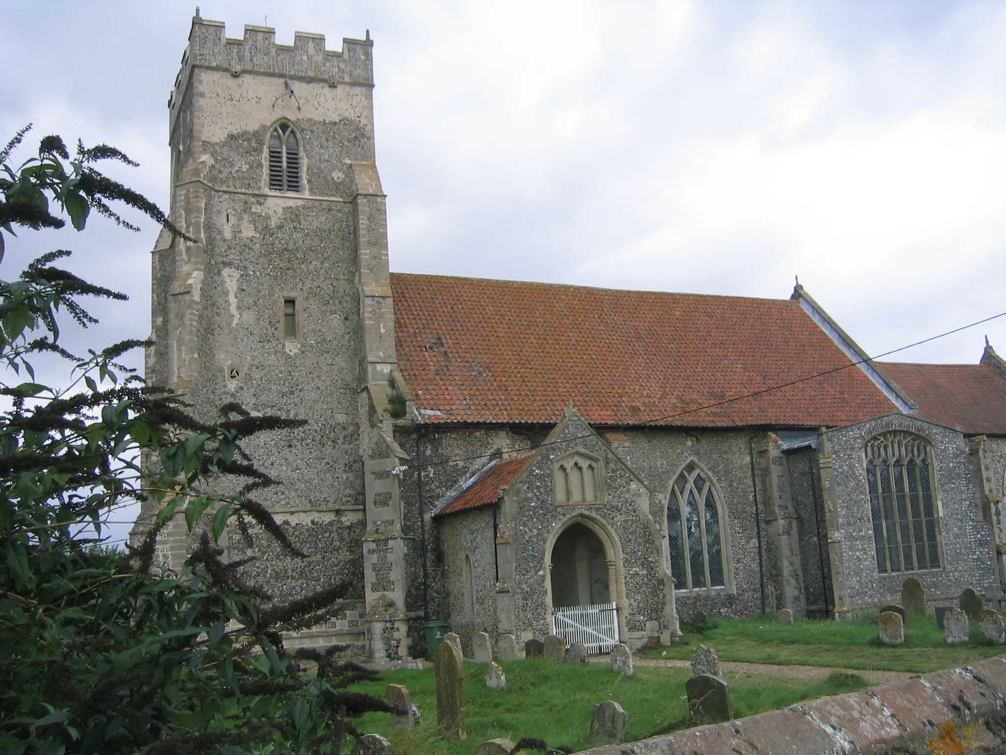 Photo showing: St Martins Church Thompson. Deben Dave 21:04, 2 September 2007 (UTC)