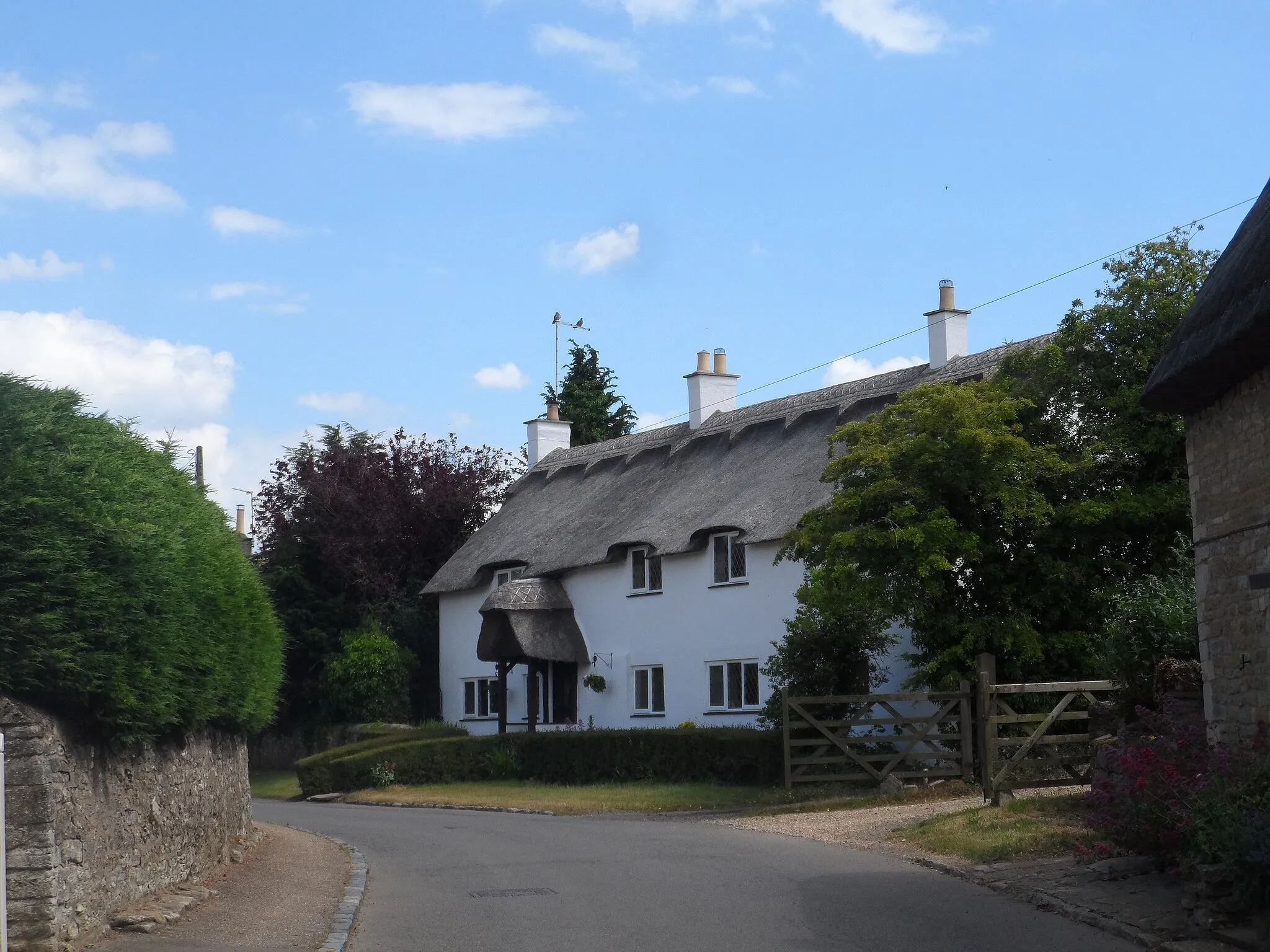 Photo showing: Cottage, Glapthorn