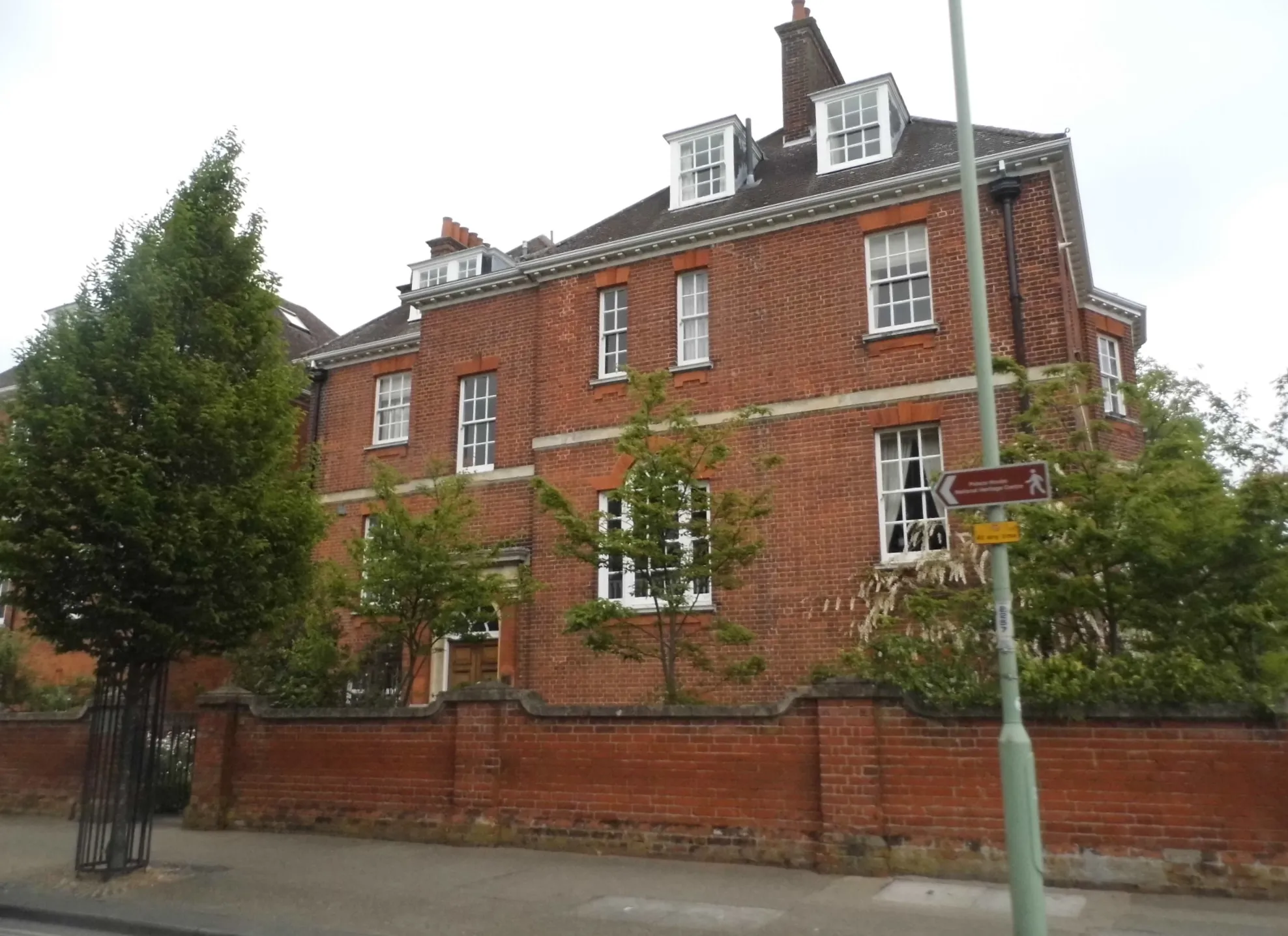 Photo showing: House on The Avenue, Newmarket