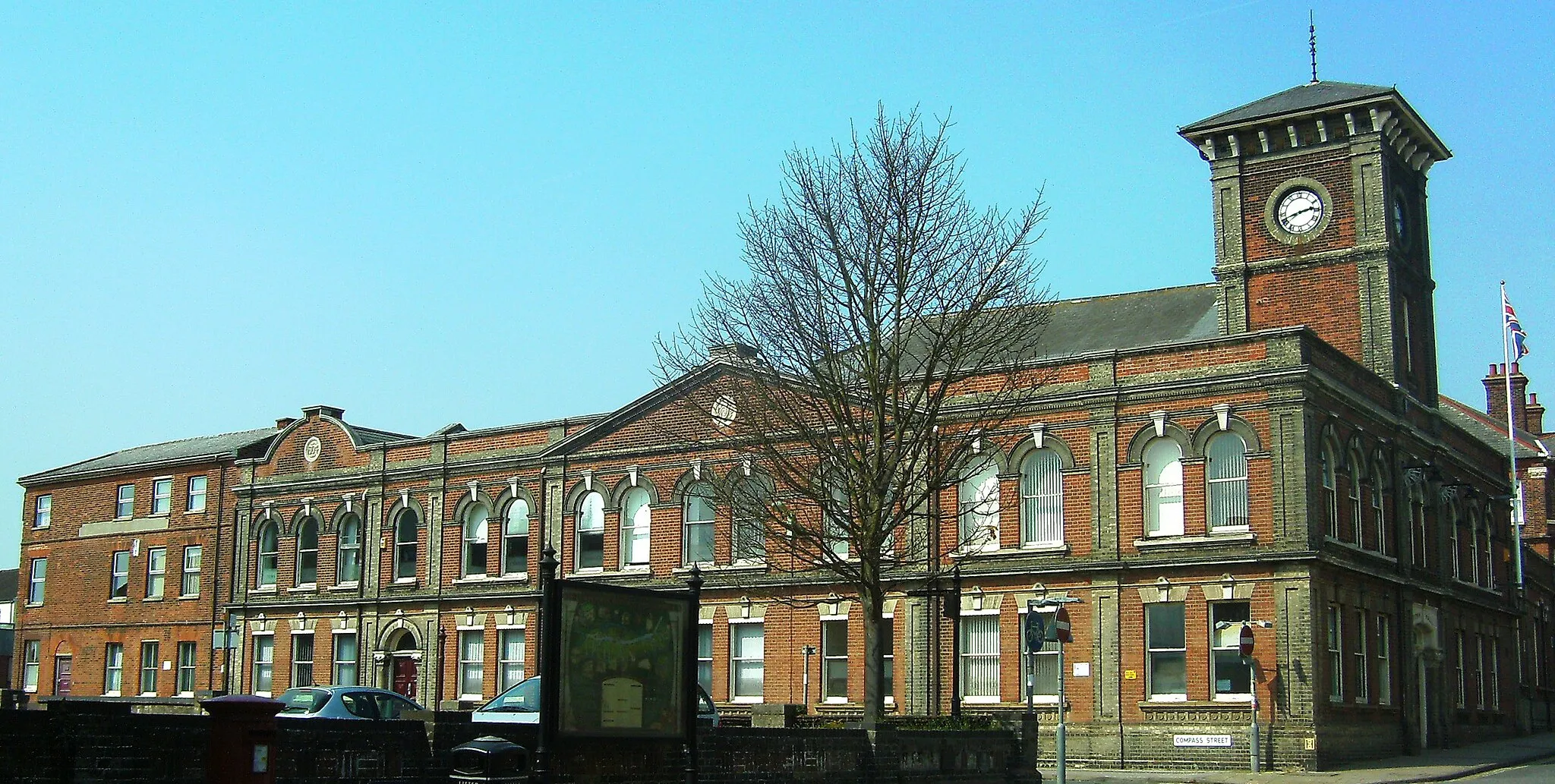 Photo showing: Town Hall at Historic High Street shopping centre in Lowestoft