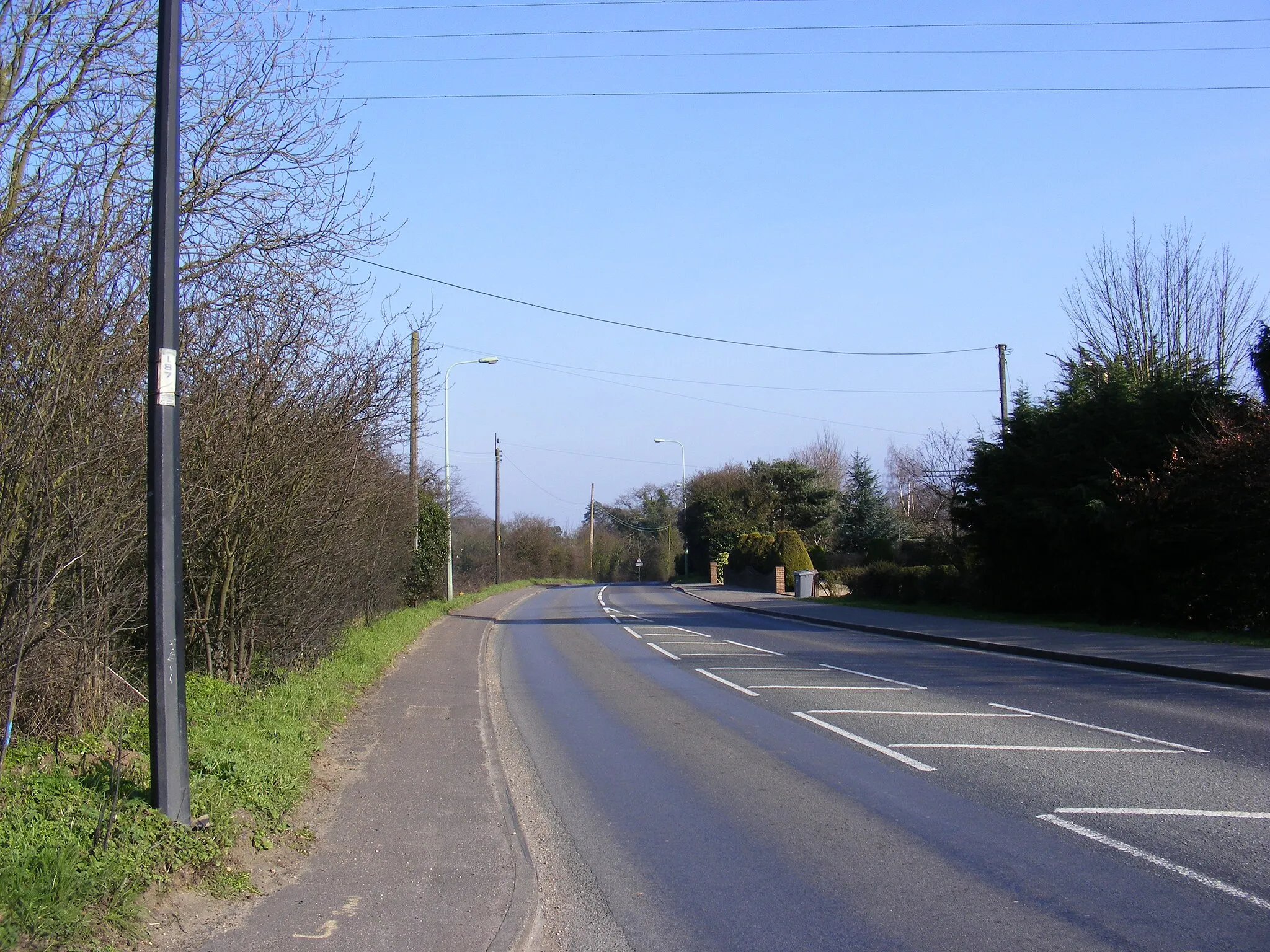Photo showing: A1152 Woods Lane