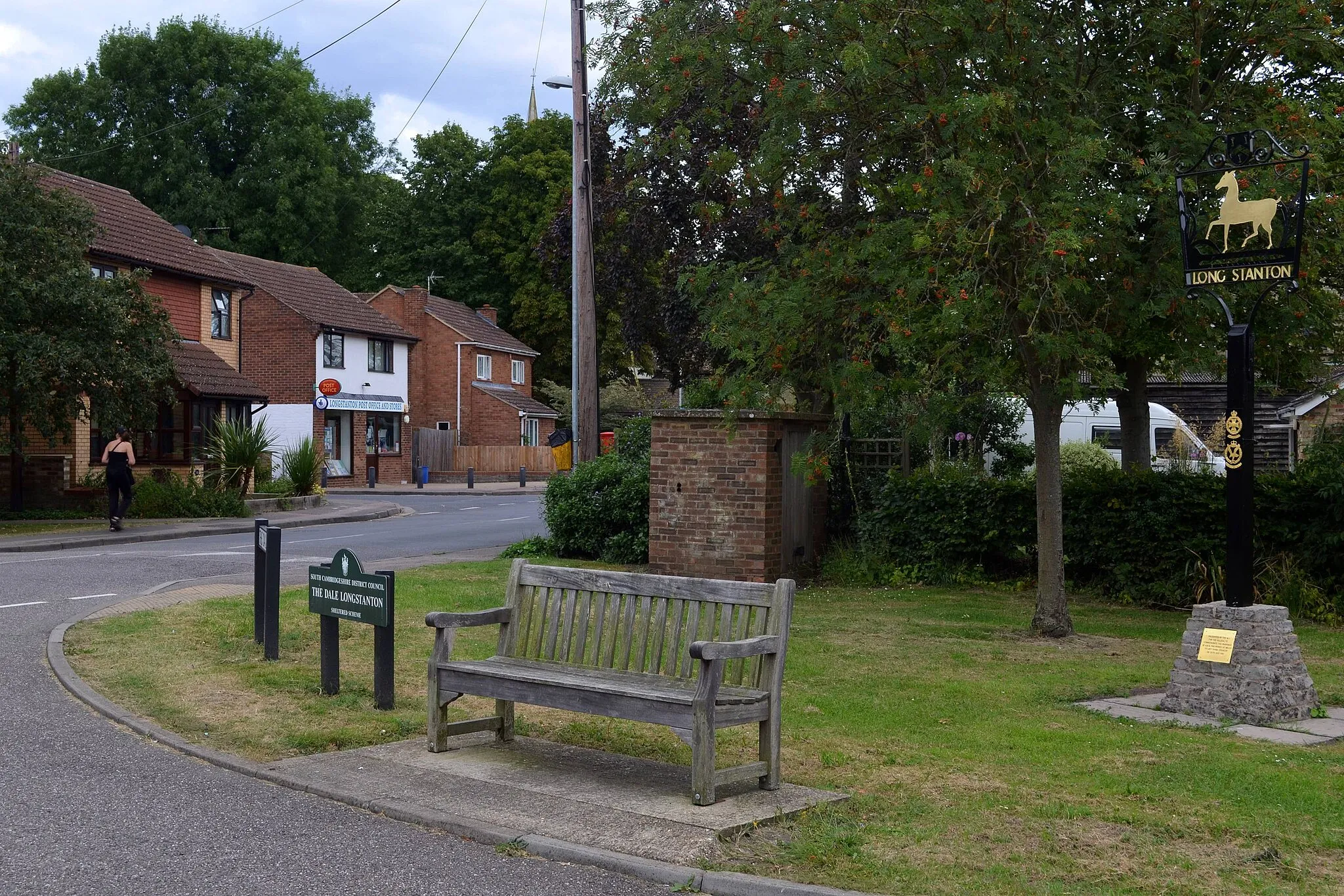 Photo showing: Post office and village sign of Longstanton, Cambridgeshire, England in July 2014.