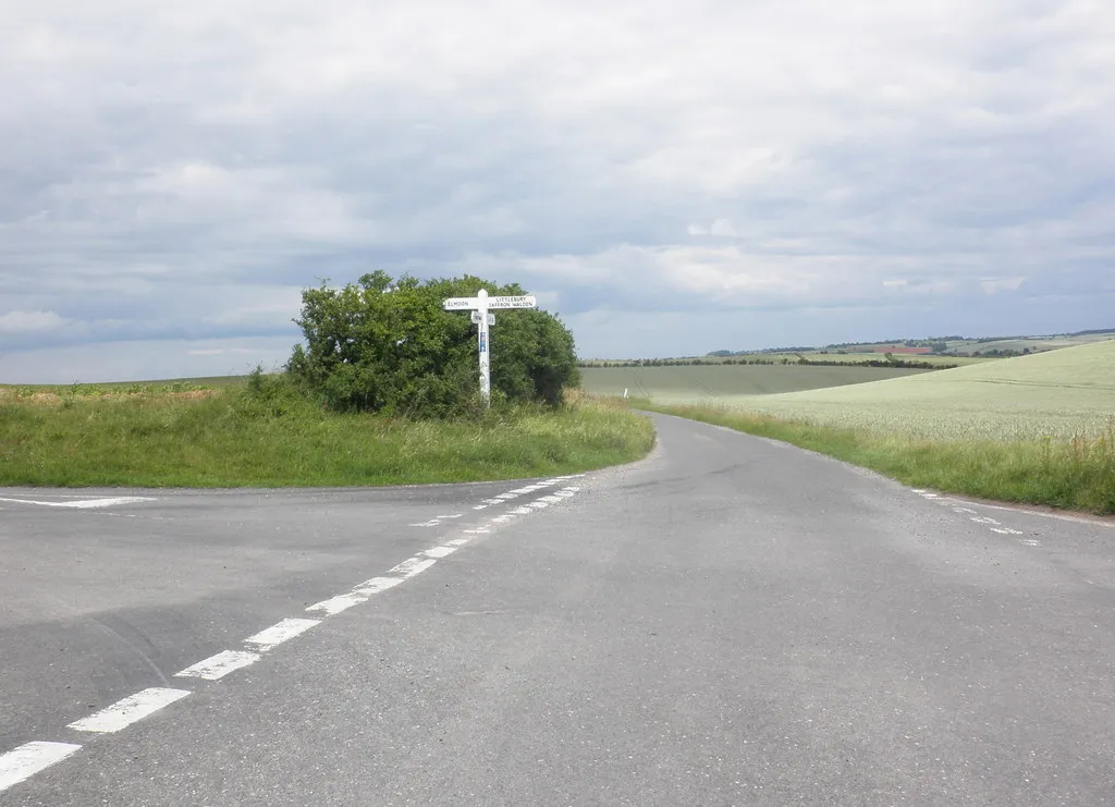 Photo showing: Crossroads, near Strethall