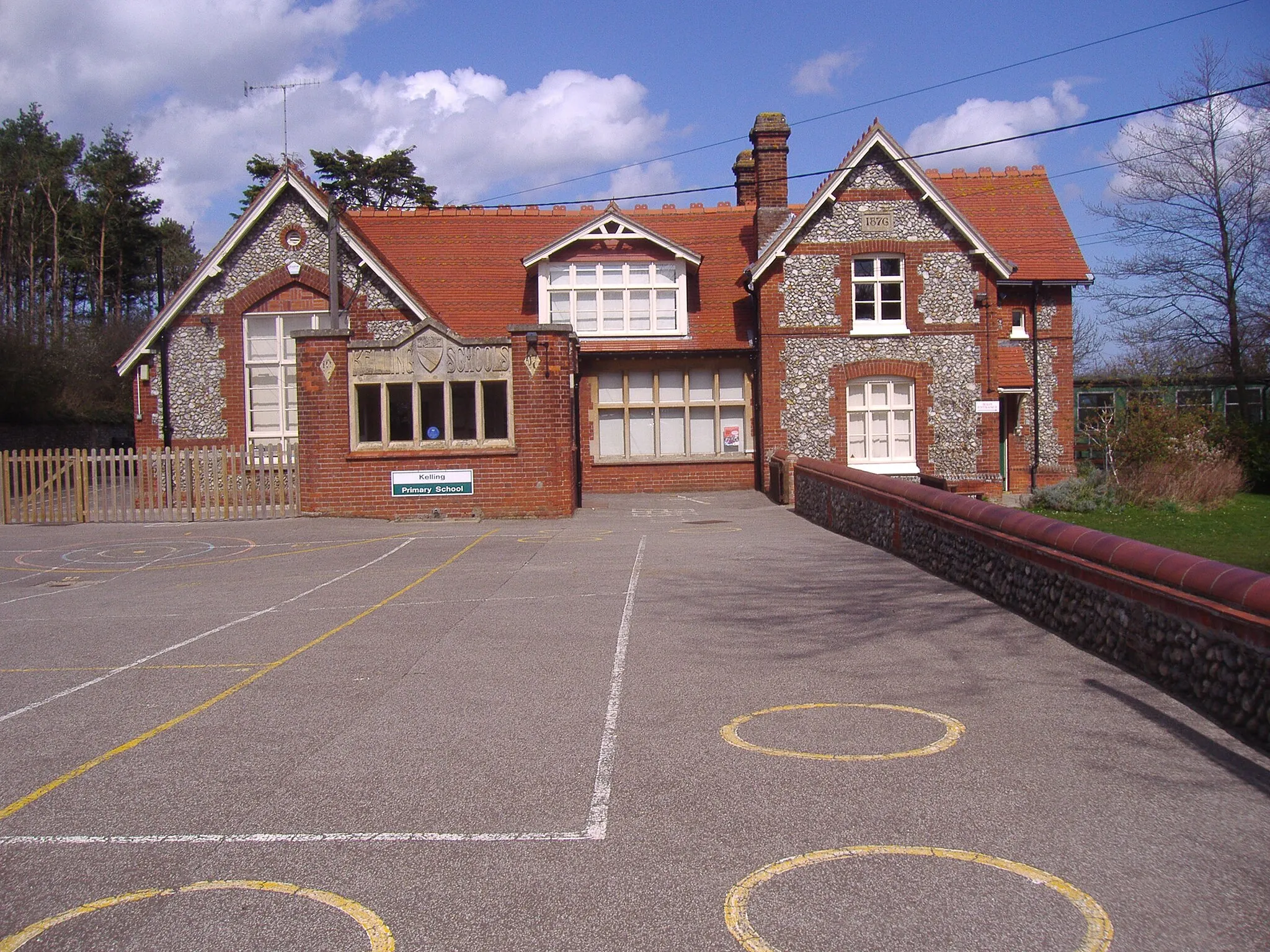 Photo showing: A Digital photograph of Kelling village school taken on the 12th April 2008 byStavros1 (talk) 16:30, 12 April 2008 (UTC)